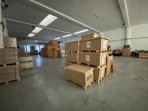 En alquiler, Estupenda nave de 817 m2 en avd Letxumborro con altura de 5,5 m.Informate en nuestras oficinas de Paseo de Colon 27, junto a la heladeria Papperino inmobiliaria Urme.