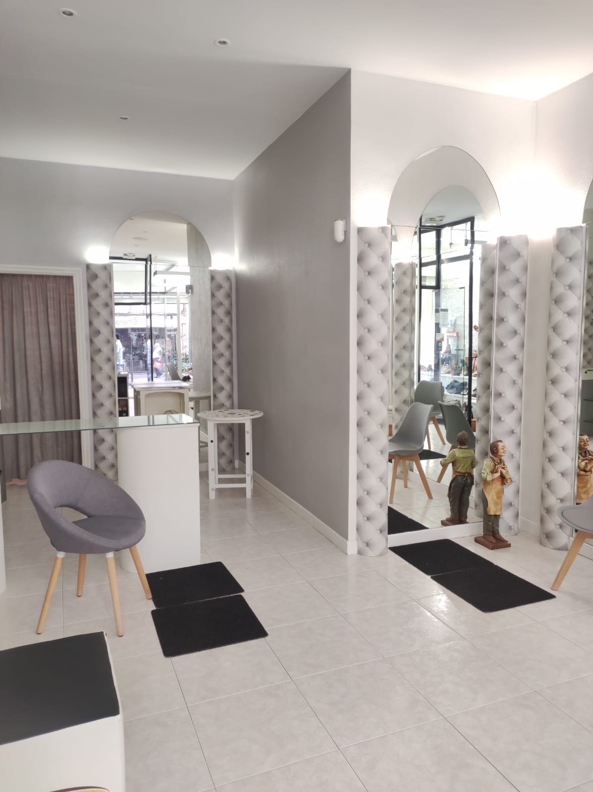  Se vende la zapatería 