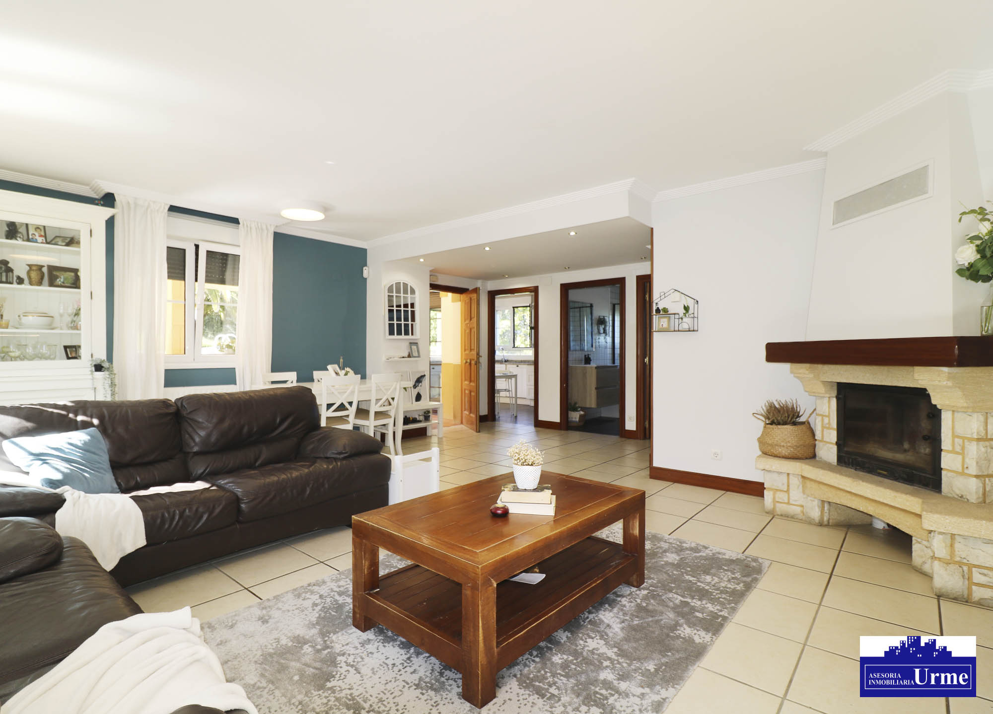 Espectacular villa con piscina en zona tranquila a pocos minutos de Irún. Infórmate!!