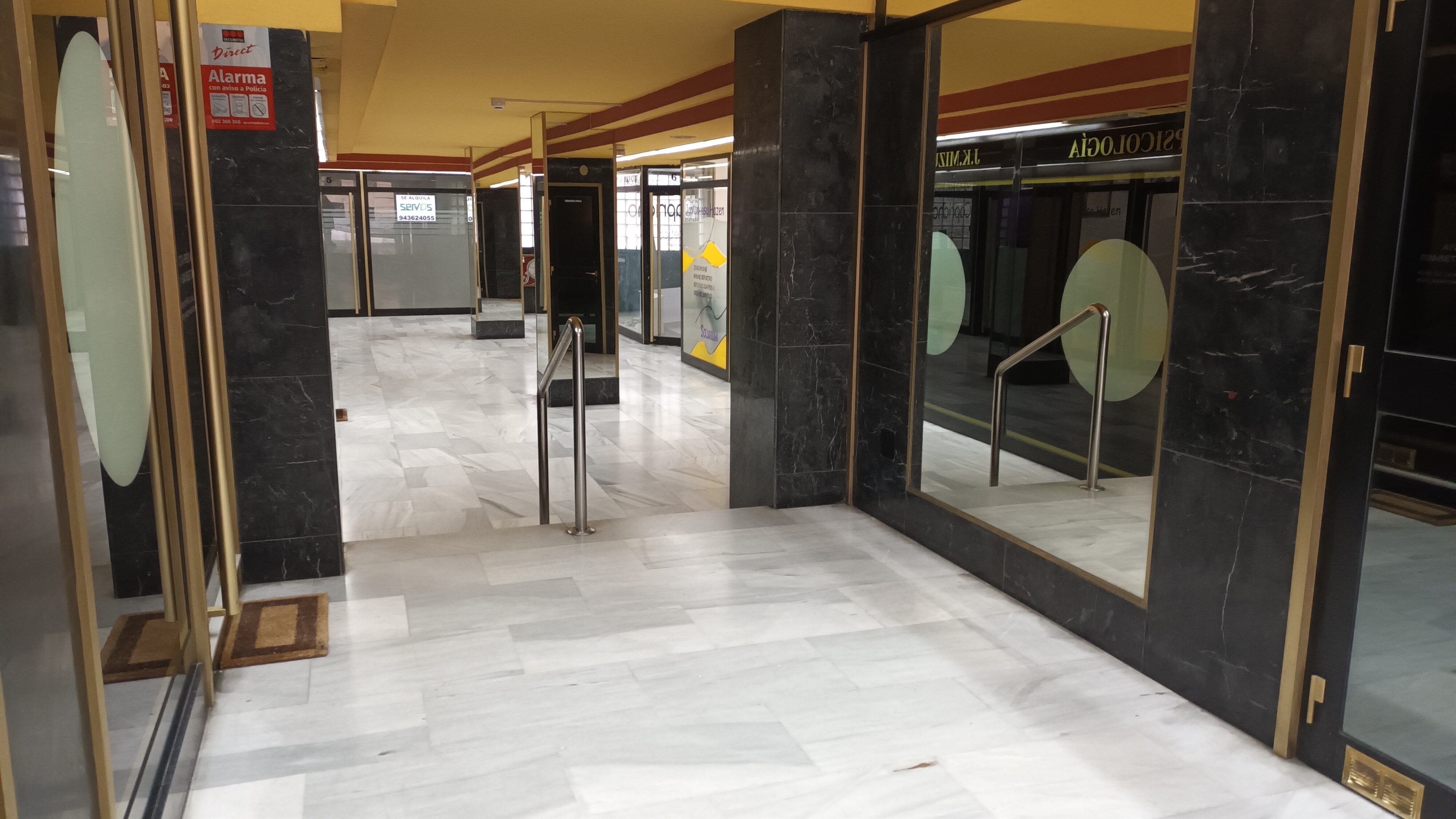 En las galerías comerciales 