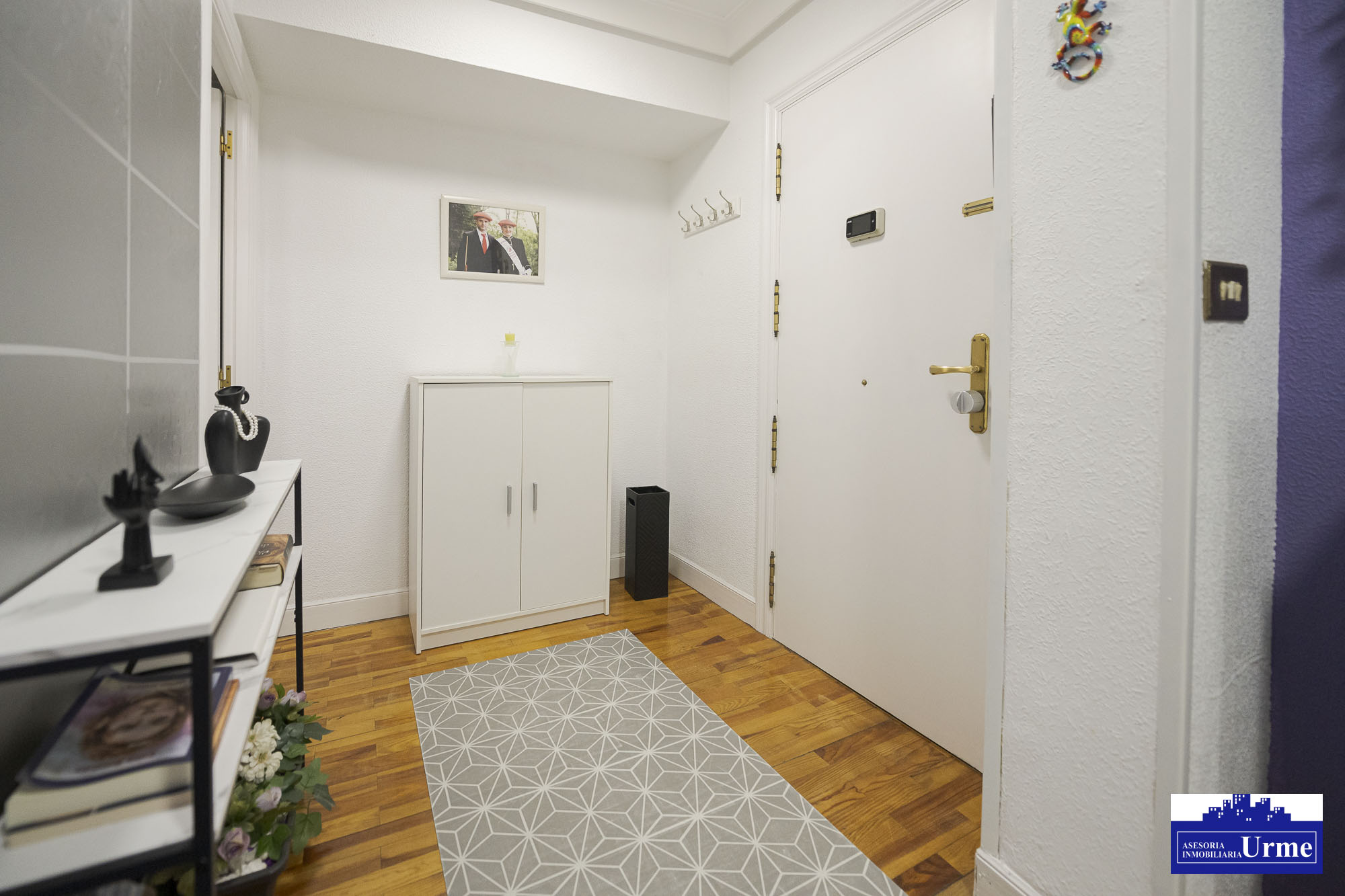 Vivienda amueblada, comoda y funcional, en zona tranquila, proximidad bus, polideportivo, comercio. 76m2+balcon, para entrar a vivir!!!