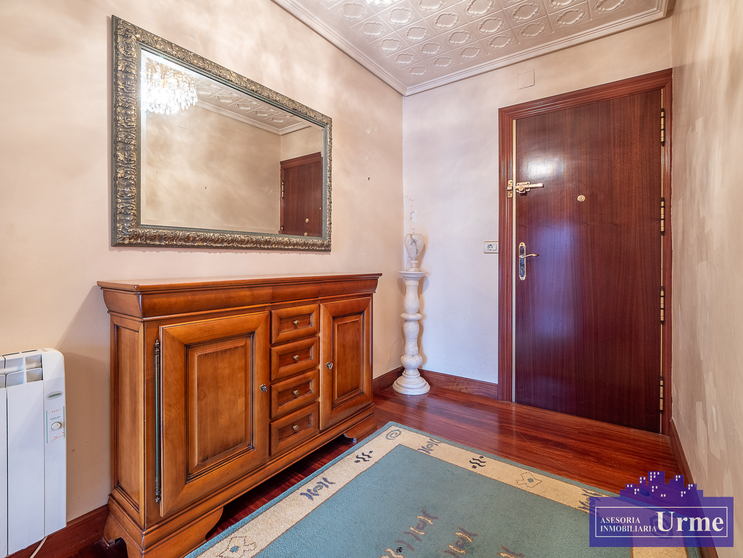 La comodidad de vivir en el centro! 90m2 + balcón, 3 habitaciones, salon, cocina, baño completo mas aseo con lavabo. Informate! La comodidad de vivir en el centro! 90m2 + balcón, 3 habitaciones, salon, cocina, baño completo mas aseo con lavabo. Informate!