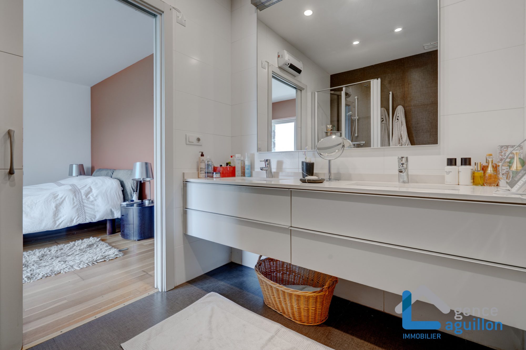 IMPRESIONANTES vistas a Fuenterrabia y bahia de Txingudy!Villa individual con piscina climatizada en parcela de 1810m2.Tes sorprendera!!! 