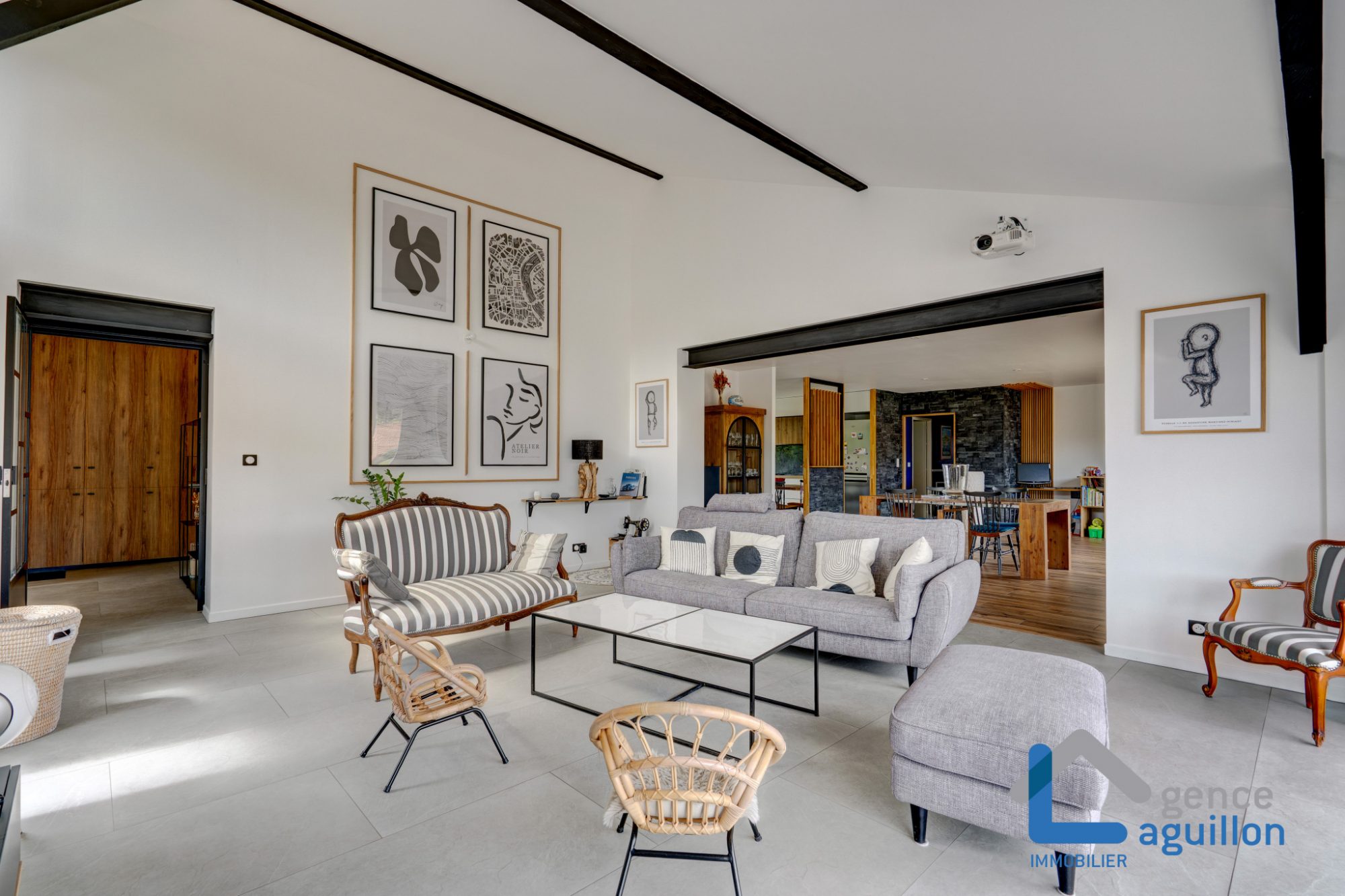 Villa individual del 2017 en una unica planta!!!de diseño moderno y funcional.1400m2 de terreno. Piscina climatizada. Que lujo!!! Villa individual del 2017 en una unica planta!!!de diseño moderno y funcional.1400m2 de terreno. Piscina climatizada. Que lujo!!!