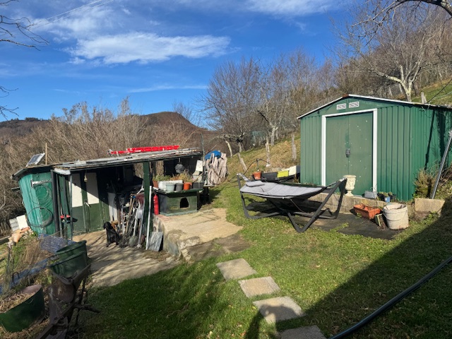 Borda con terreno de 9800m2 en Oyarzun!! vistas maravillosas!!Dispone de un pozo y placas solares.