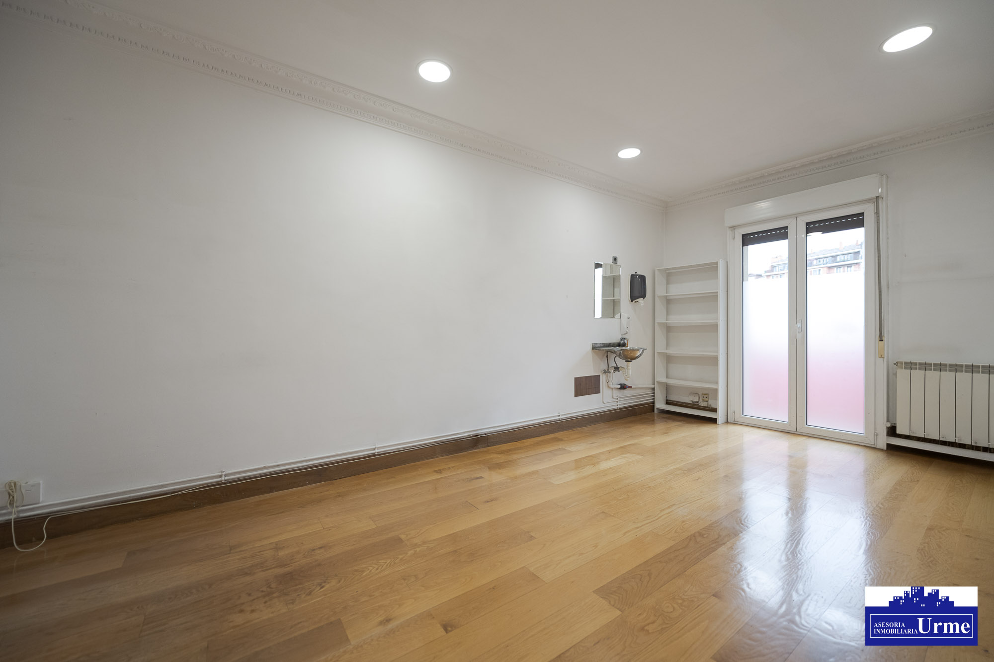 Vivienda centrica con Vistas despejadas y junto al ayuntamiento.78m2, 3 habitaciones, salon cocina, baño + aseo independiente. Informate. Vivienda centrica con Vistas despejadas y junto al ayuntamiento.78m2, 3 habitaciones, salon cocina, baño + aseo independiente. Informate.