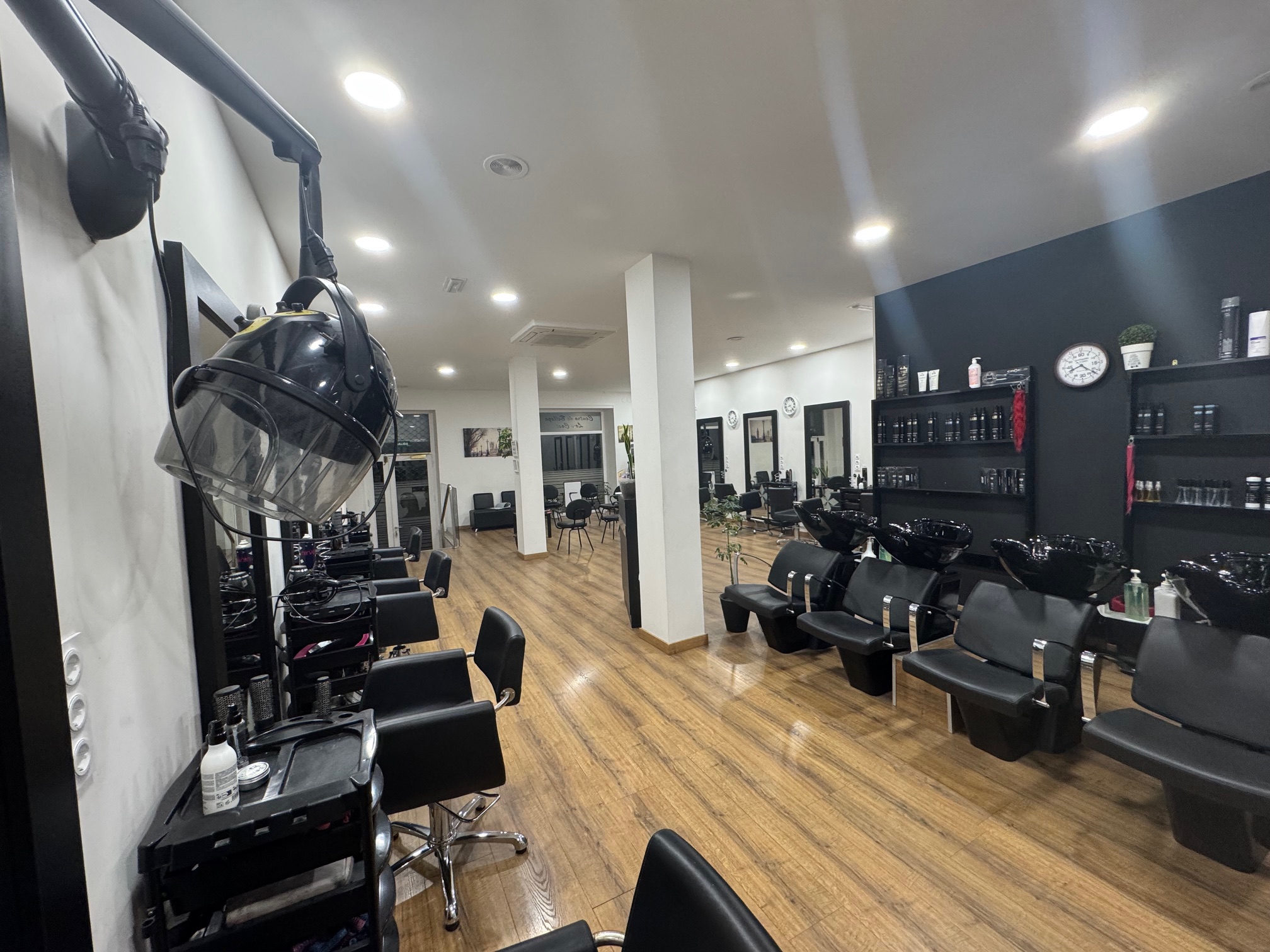 Se alquila peluquería totalmente acondicionada en pleno centro de Irún. 125m2.!!!Reforma integral en 2022. Infórmate rápidamente!!! Se alquila peluquería totalmente acondicionada en pleno centro de Irún. 125m2.!!!Reforma integral en 2022. Infórmate rápidamente!!!