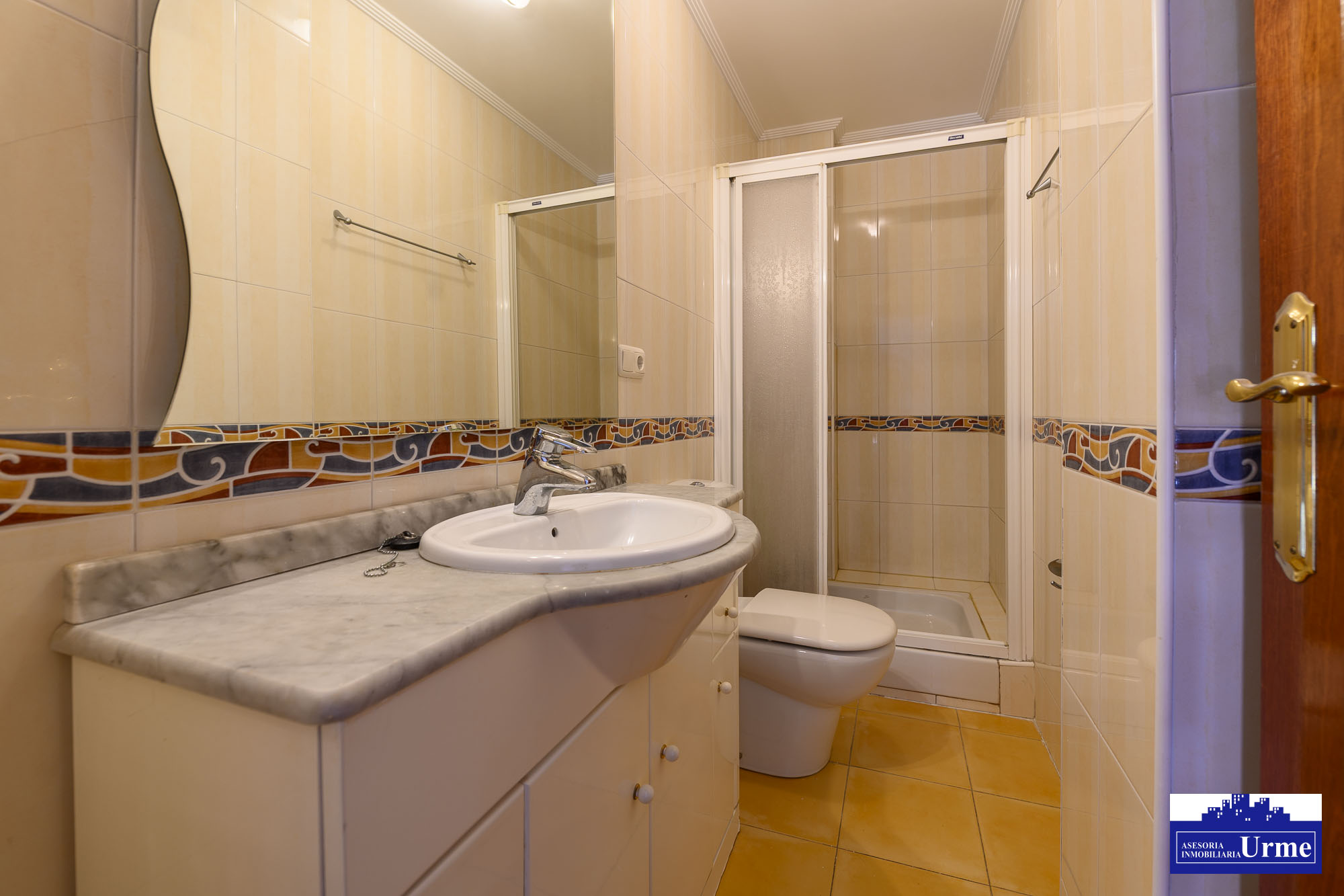 En Paseo Colon, ubicado en una 4º y ultima planta, con ascensor,75m2 utiles, cocina equipada, 2 habitaciones, dos baños, salon majo con 3 balcones. Impecable!!Para entrar a vivir!!! En Paseo Colon, ubicado en una 4º y ultima planta, con ascensor,75m2 utiles, cocina equipada, 2 habitaciones, dos baños, salon majo con 3 balcones. Impecable!!Para entrar a vivir!!!
