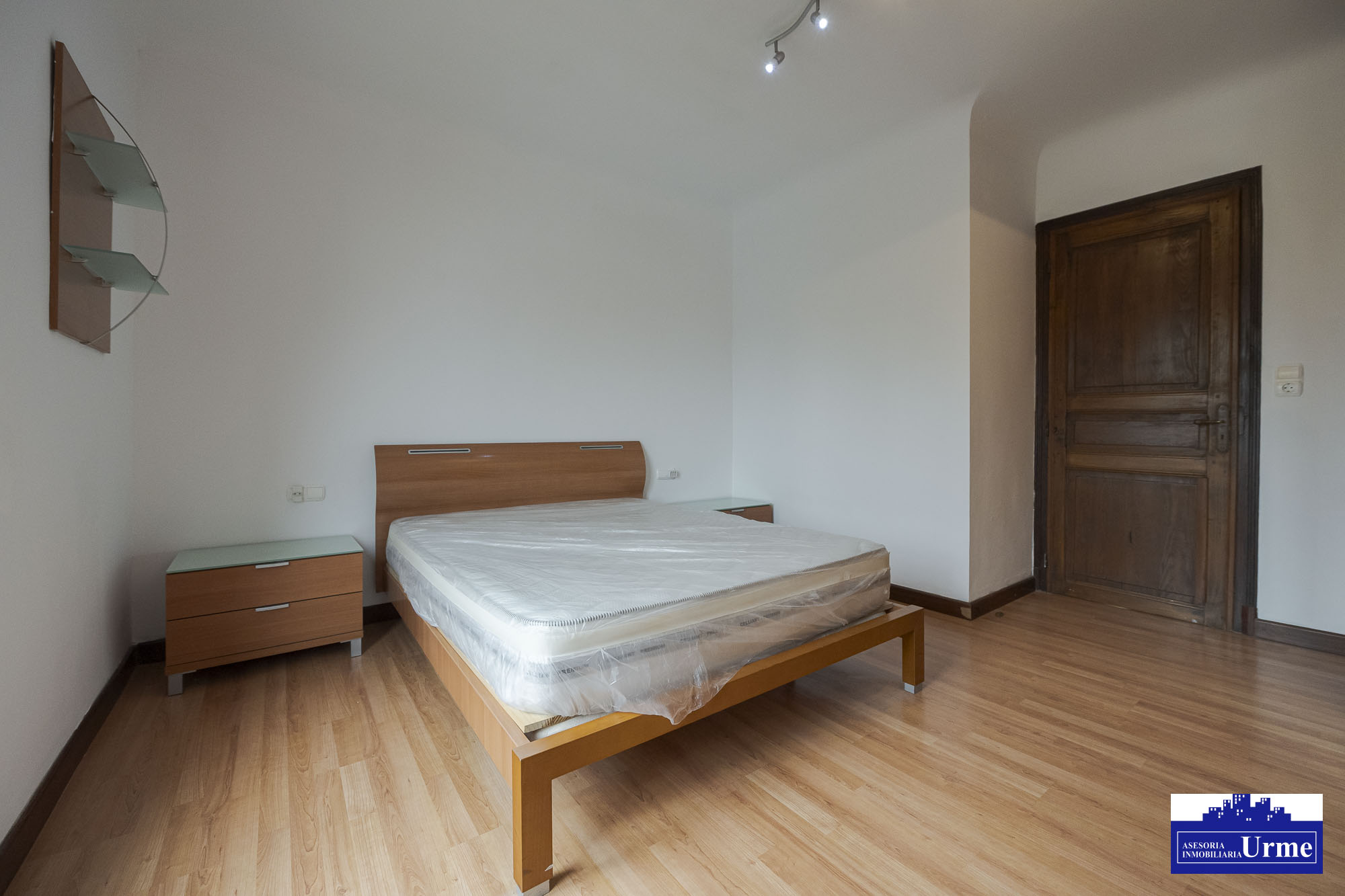 En Biriatou a posos pasos de la frontera de Behobia, vivienda en una 2º y ultima planta, con encanto y a un precio correcto!!