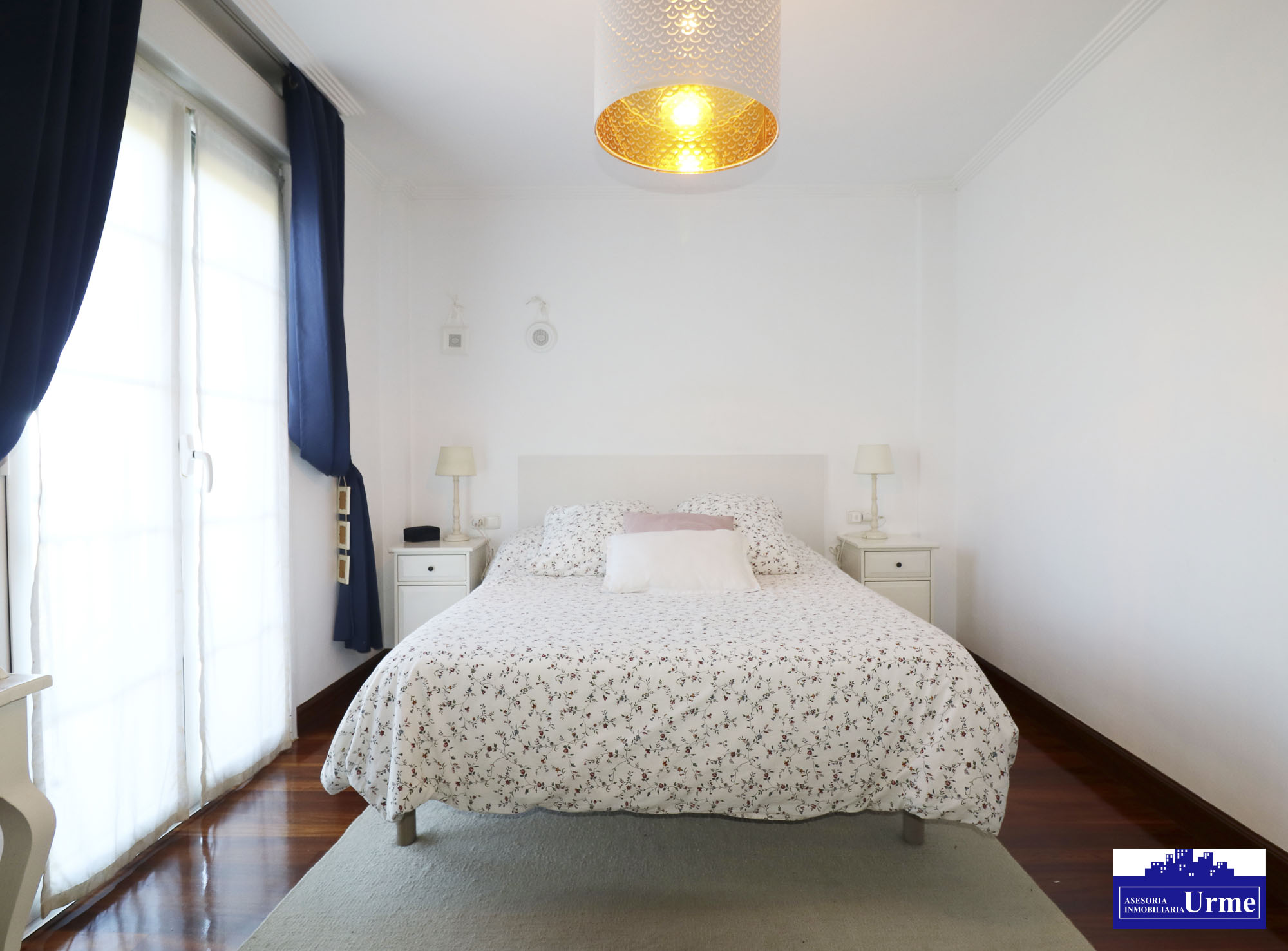 Espectacular villa con piscina en zona tranquila a pocos minutos de Irún. Infórmate!!