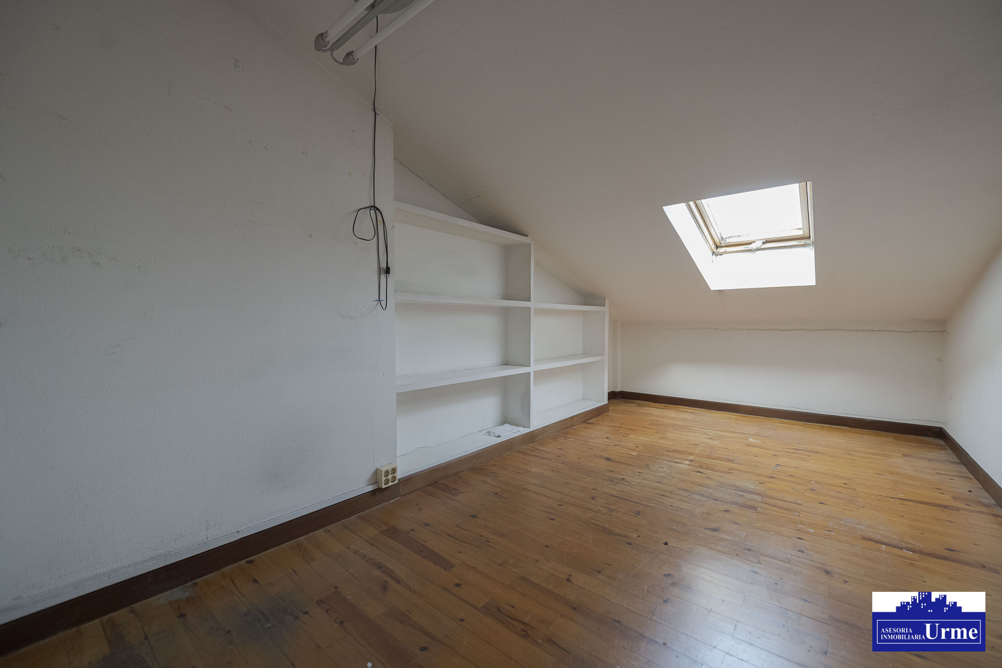 En Behobia vivienda amplia de 102m2 utiles, ubicada en una 2º planta con ascensor.3 Habitaciones, 2 baños, salon de 25m2, cocina equipada, balcon cerrado. Informate!! En Behobia vivienda amplia de 102m2 utiles, ubicada en una 2º planta con ascensor.3 Habitaciones, 2 baños, salon de 25m2, cocina equipada, balcon cerrado. Informate!!