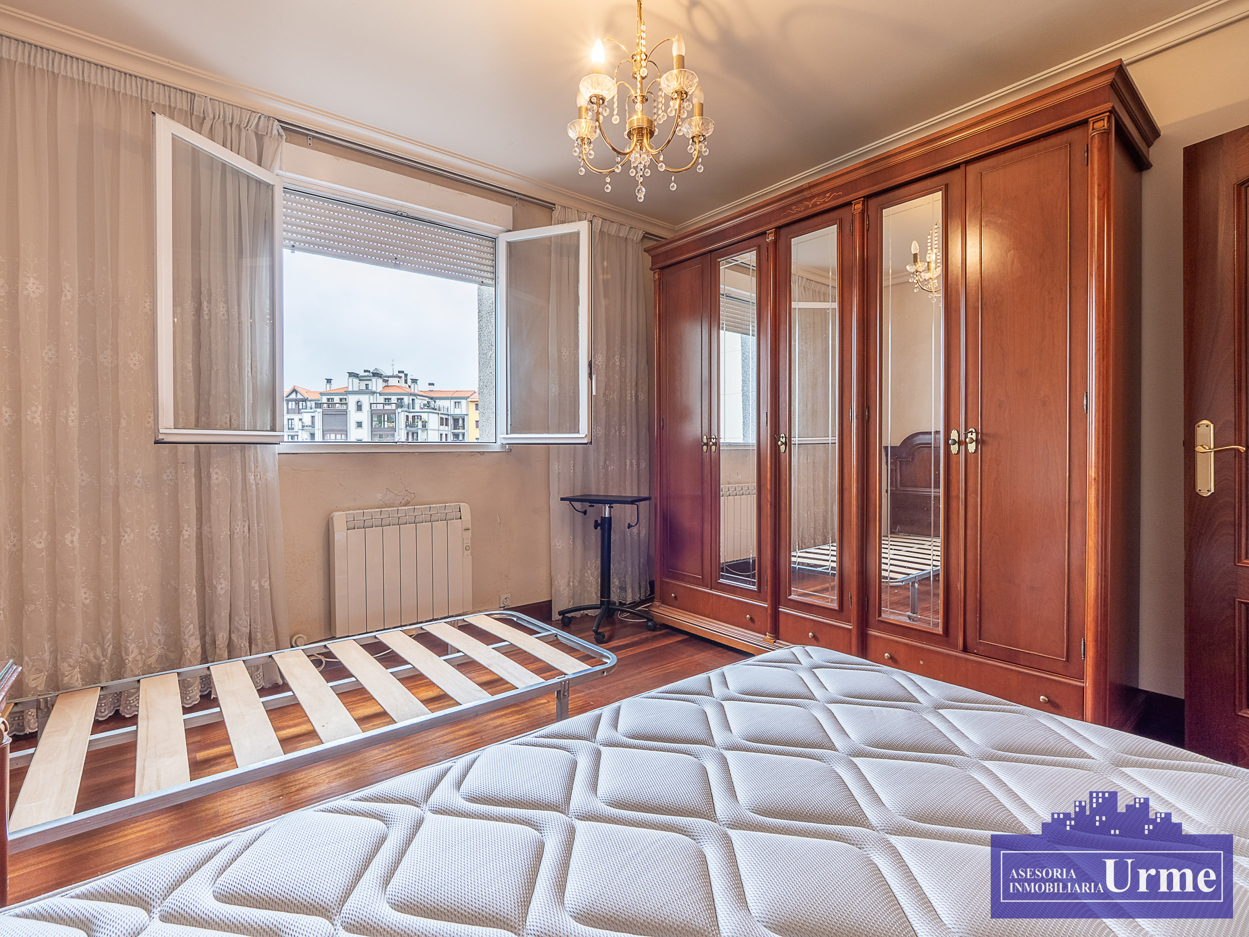 La comodidad de vivir en el centro! 90m2 + balcón, 3 habitaciones, salon, cocina, baño completo mas aseo con lavabo. Informate! La comodidad de vivir en el centro! 90m2 + balcón, 3 habitaciones, salon, cocina, baño completo mas aseo con lavabo. Informate!
