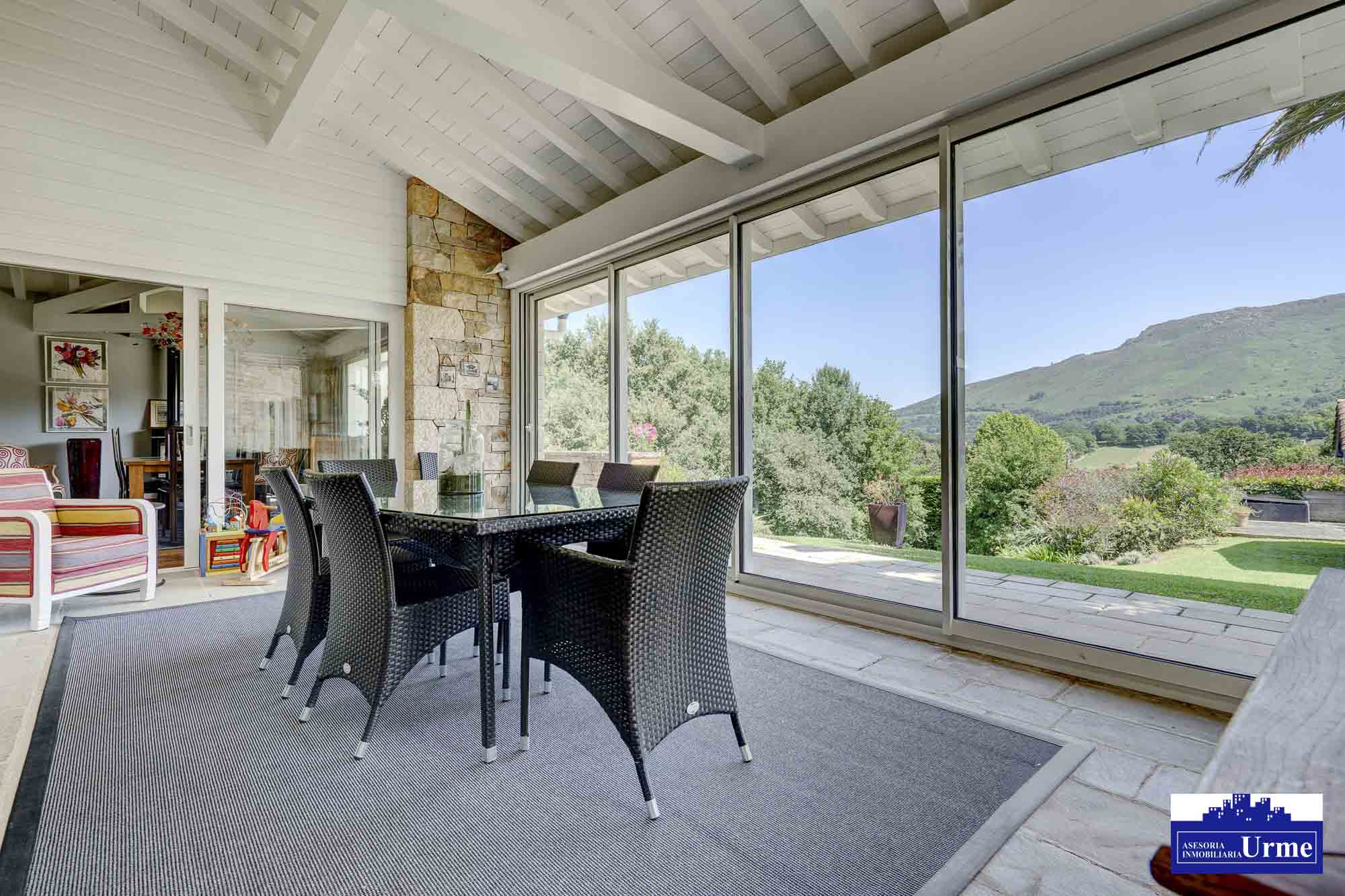 En Urrugne Espectacular villa individual con piscina climatizada y vistas panorámicas a las montañas. A pocos minutos de la frontera.Un sueño hecho realidad! En Urrugne Espectacular villa individual con piscina climatizada y vistas panorámicas a las montañas. A pocos minutos de la frontera.Un sueño hecho realidad!