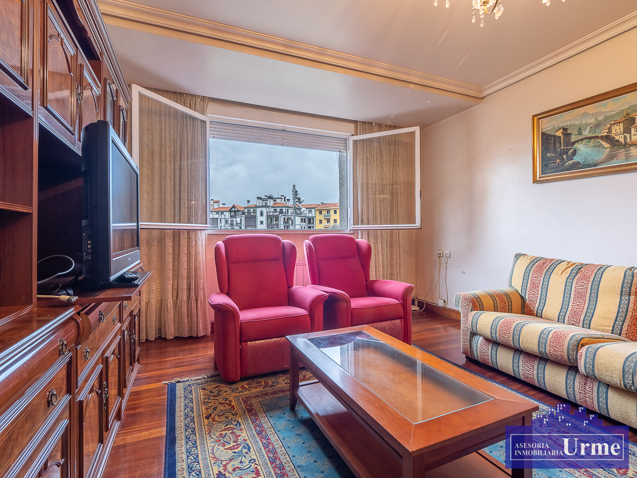 La comodidad de vivir en el centro! 90m2 + balcón, 3 habitaciones, salon, cocina, baño completo mas aseo con lavabo. Informate! La comodidad de vivir en el centro! 90m2 + balcón, 3 habitaciones, salon, cocina, baño completo mas aseo con lavabo. Informate!