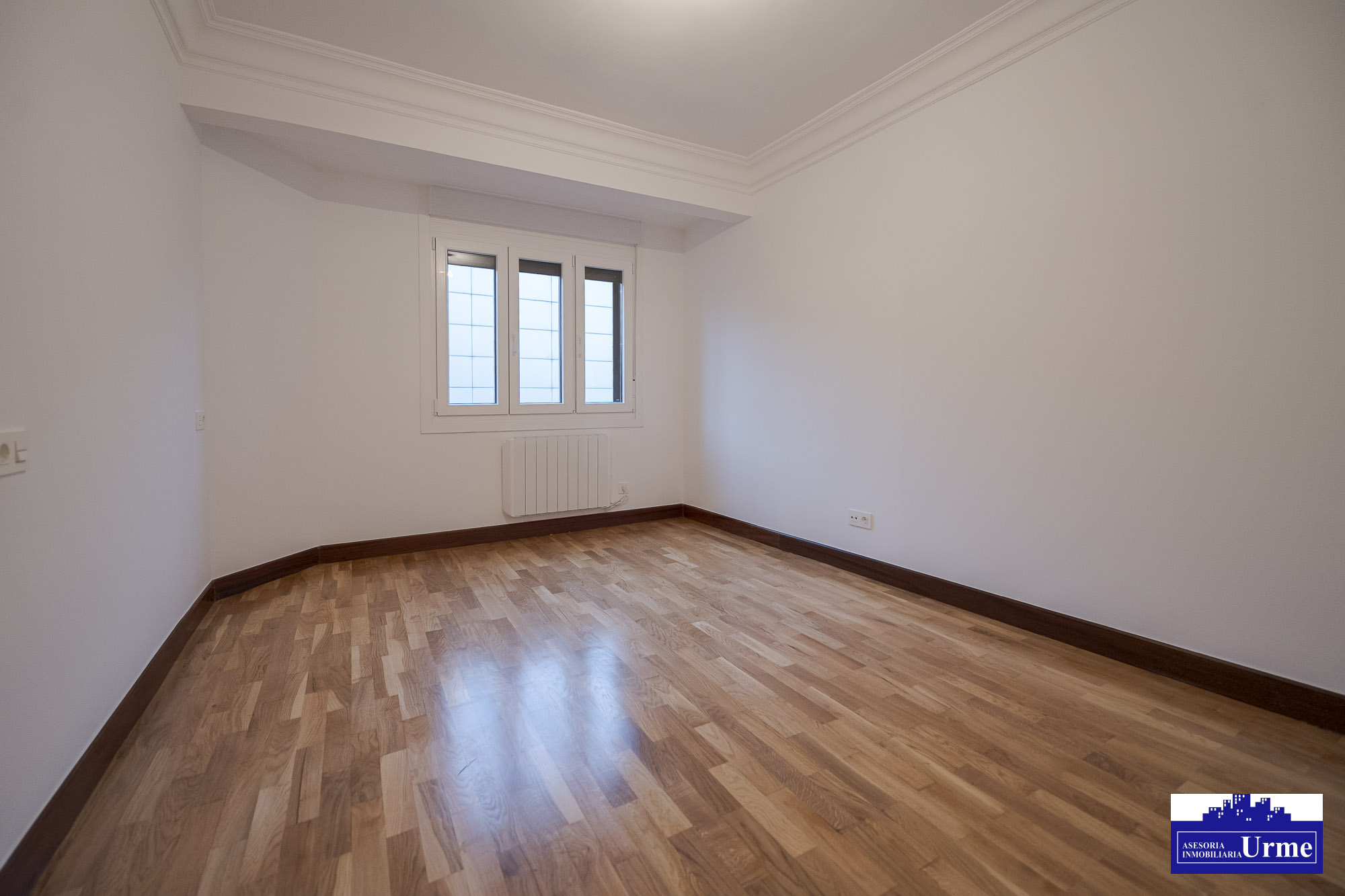 Ubicación ideal, en el centro frente al Mendibil, 2 habitaciones (posibilidad 3)gran salón, cocina a equipada y baño con ducha. A estrenar! infórmate Ubicación ideal, en el centro frente al Mendibil, 2 habitaciones (posibilidad 3)gran salón, cocina a equipada y baño con ducha. A estrenar! infórmate