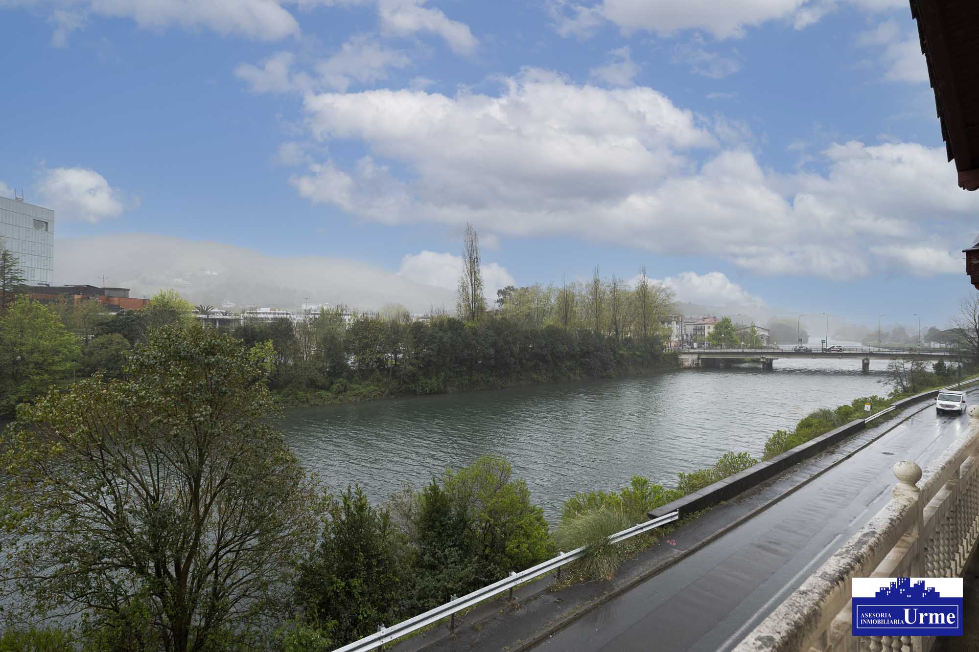 En Biriatou a posos pasos de la frontera de Behobia, vivienda en una 2º y ultima planta, con encanto y a un precio correcto!!