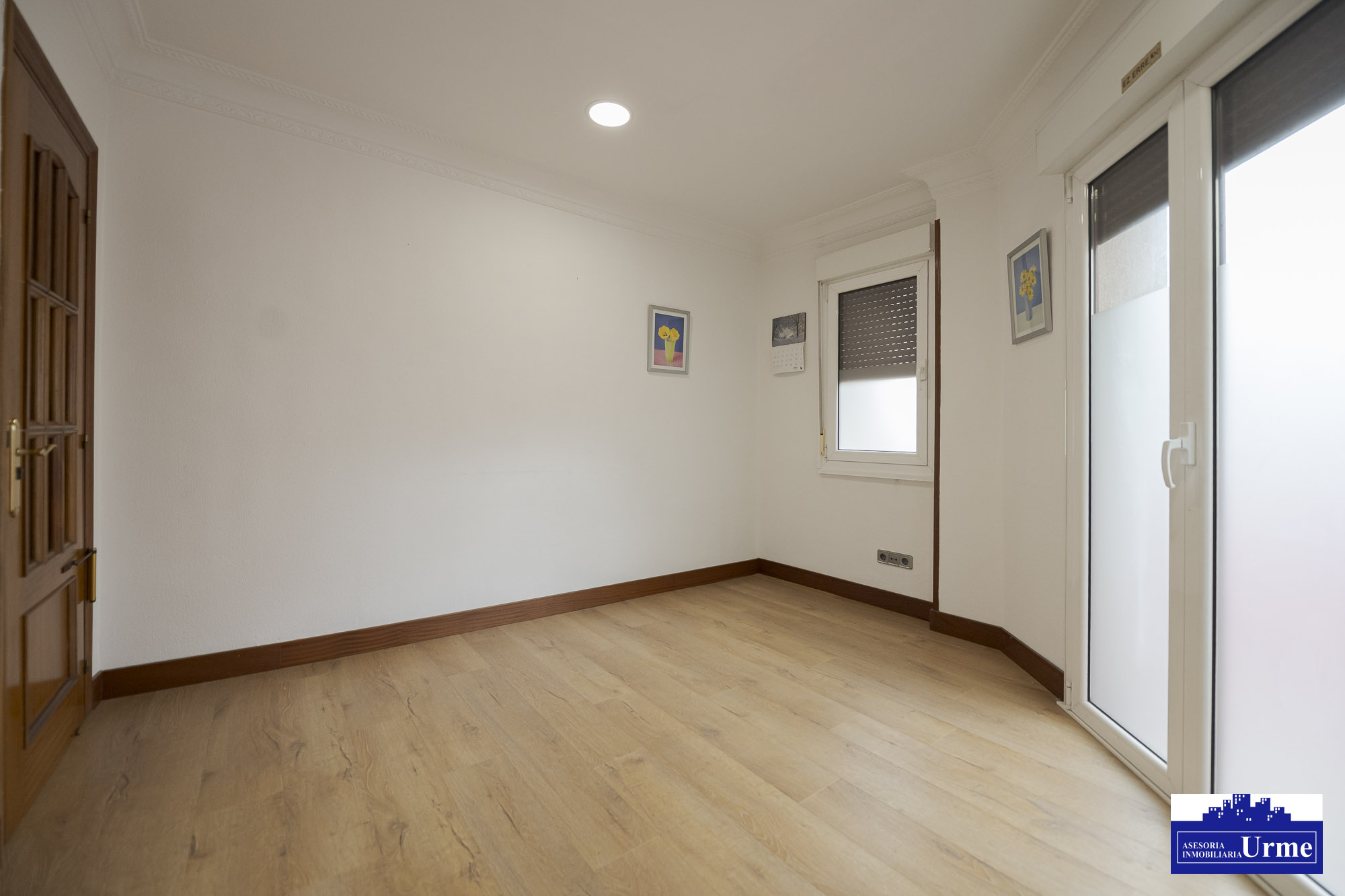 Vivienda centrica con Vistas despejadas y junto al ayuntamiento.78m2, 3 habitaciones, salon cocina, baño + aseo independiente. Informate. Vivienda centrica con Vistas despejadas y junto al ayuntamiento.78m2, 3 habitaciones, salon cocina, baño + aseo independiente. Informate.