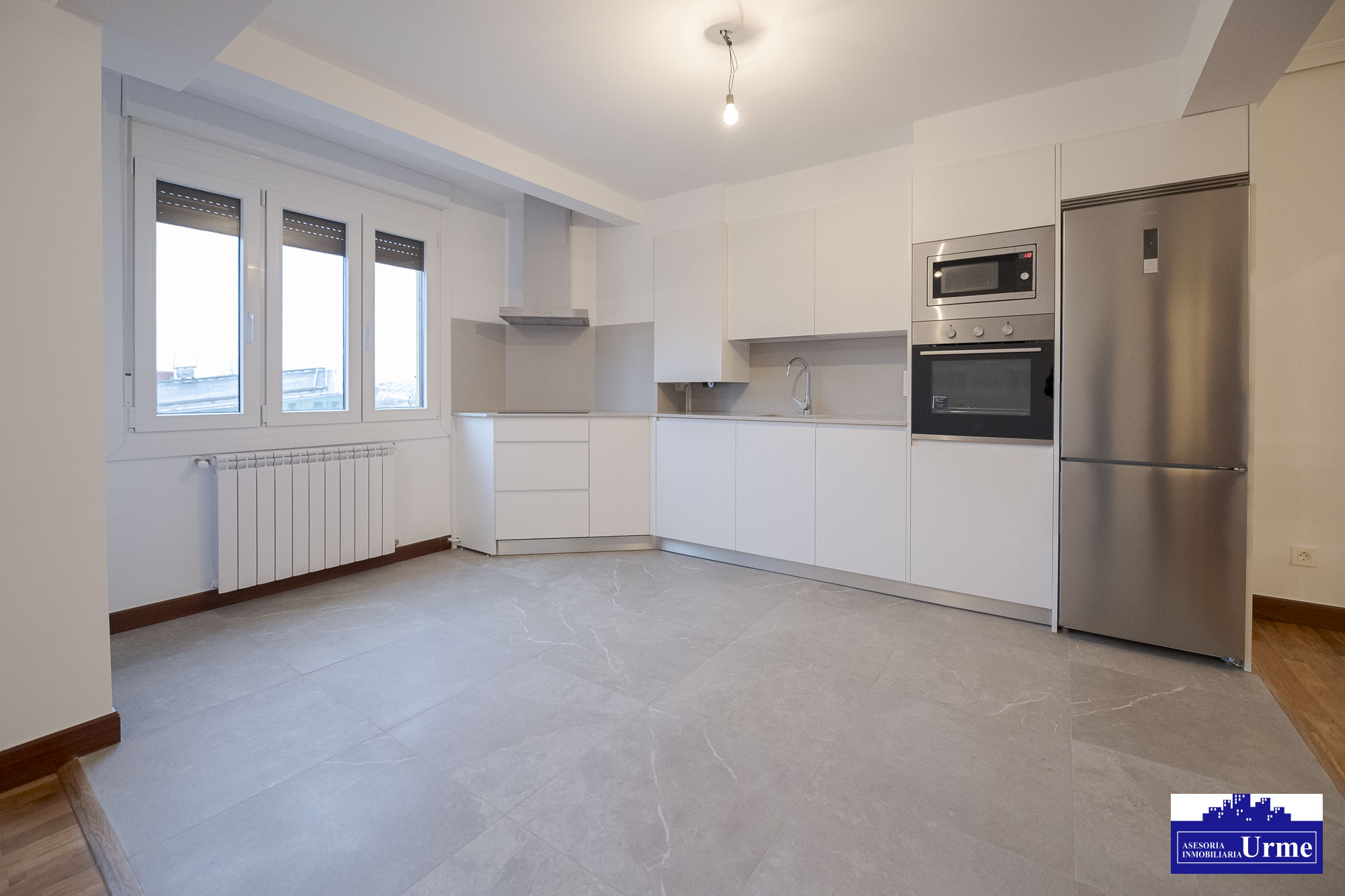 En Almirante Arizmendi, vivienda a estrenar tras reforma. 2/3 habitaciones, salón , cocina equipada y baño.Vistas despejadas!! listo  para entrar a vivir!!