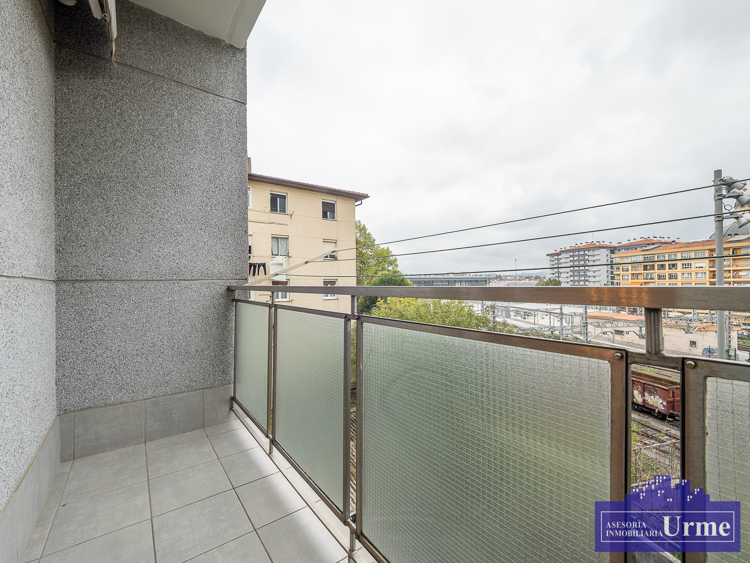 La comodidad de vivir en el centro! 90m2 + balcón, 3 habitaciones, salon, cocina, baño completo mas aseo con lavabo. Informate! La comodidad de vivir en el centro! 90m2 + balcón, 3 habitaciones, salon, cocina, baño completo mas aseo con lavabo. Informate!