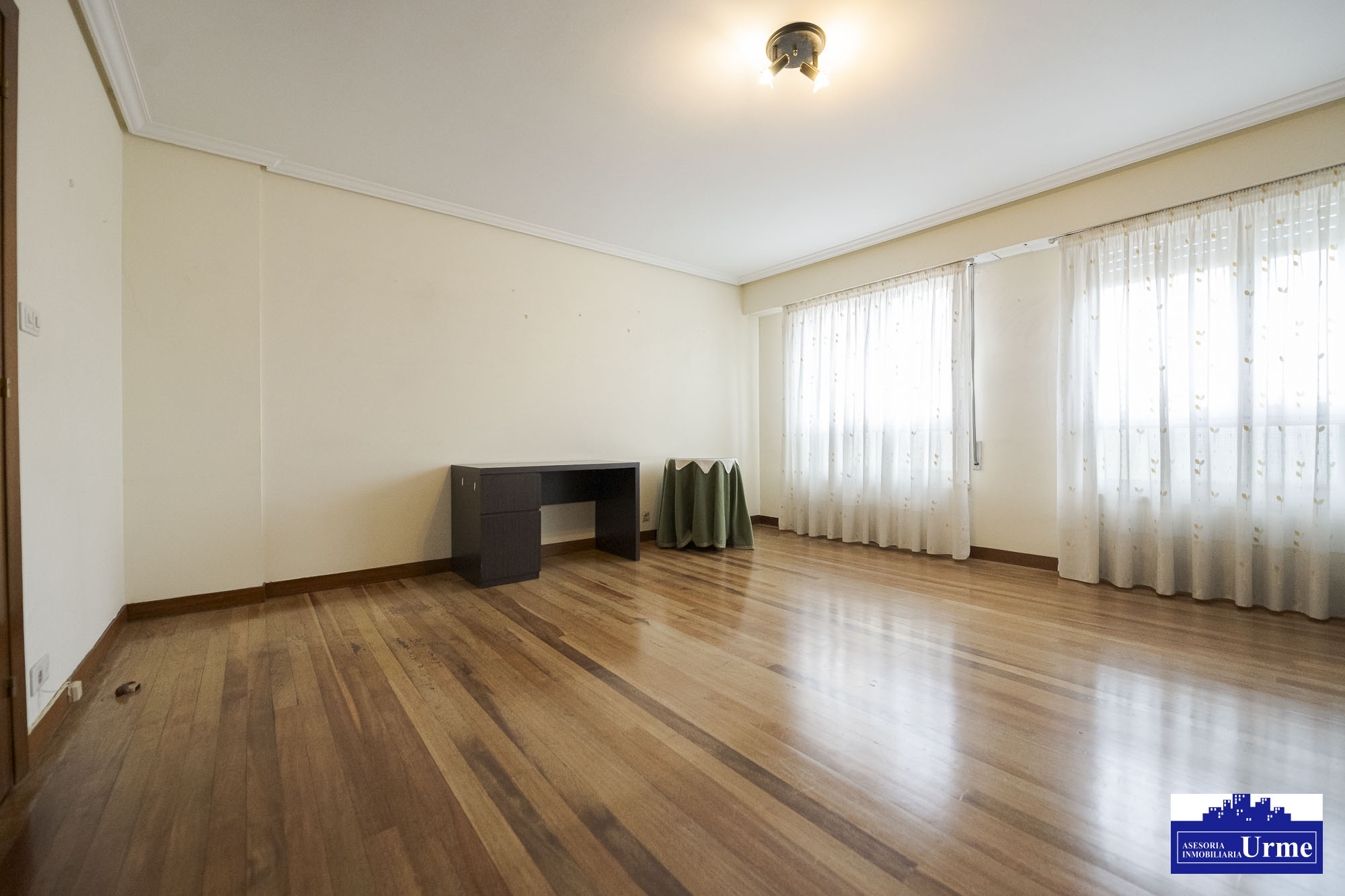 En Behobia vivienda amplia de 102m2 utiles, ubicada en una 2º planta con ascensor.3 Habitaciones, 2 baños, salon de 25m2, cocina equipada, balcon cerrado. Informate!! En Behobia vivienda amplia de 102m2 utiles, ubicada en una 2º planta con ascensor.3 Habitaciones, 2 baños, salon de 25m2, cocina equipada, balcon cerrado. Informate!!