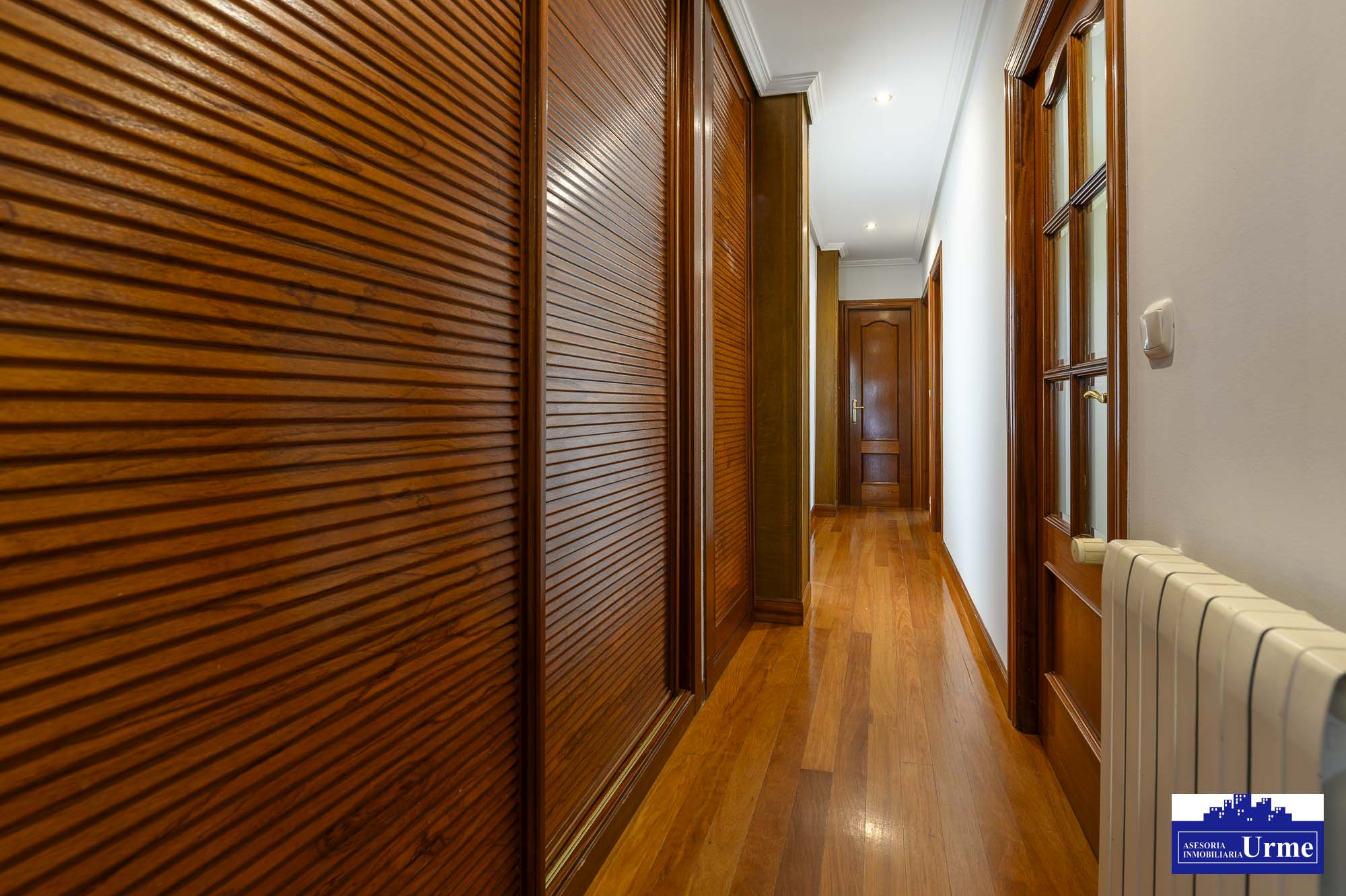 En Paseo Colon, ubicado en una 4º y ultima planta, con ascensor,75m2 utiles, cocina equipada, 2 habitaciones, dos baños, salon majo con 3 balcones. Impecable!!Para entrar a vivir!!! En Paseo Colon, ubicado en una 4º y ultima planta, con ascensor,75m2 utiles, cocina equipada, 2 habitaciones, dos baños, salon majo con 3 balcones. Impecable!!Para entrar a vivir!!!