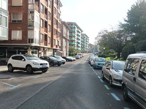 Zona Belaskoenea, calle Arturo Campion, se vende plaza de parking para coche pequeño. Infórmate en nuestras oficinas de Paseo de Colon 27, junto a la heladería Yon Gallardo inmobiliaria Urme.