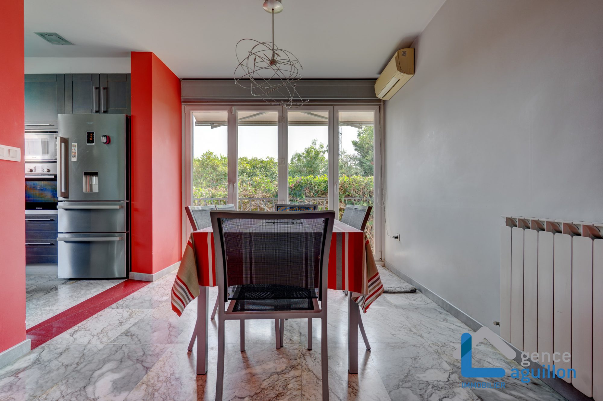 IMPRESIONANTES vistas a Fuenterrabia y bahia de Txingudy!Villa individual con piscina climatizada en parcela de 1810m2.Tes sorprendera!!! 