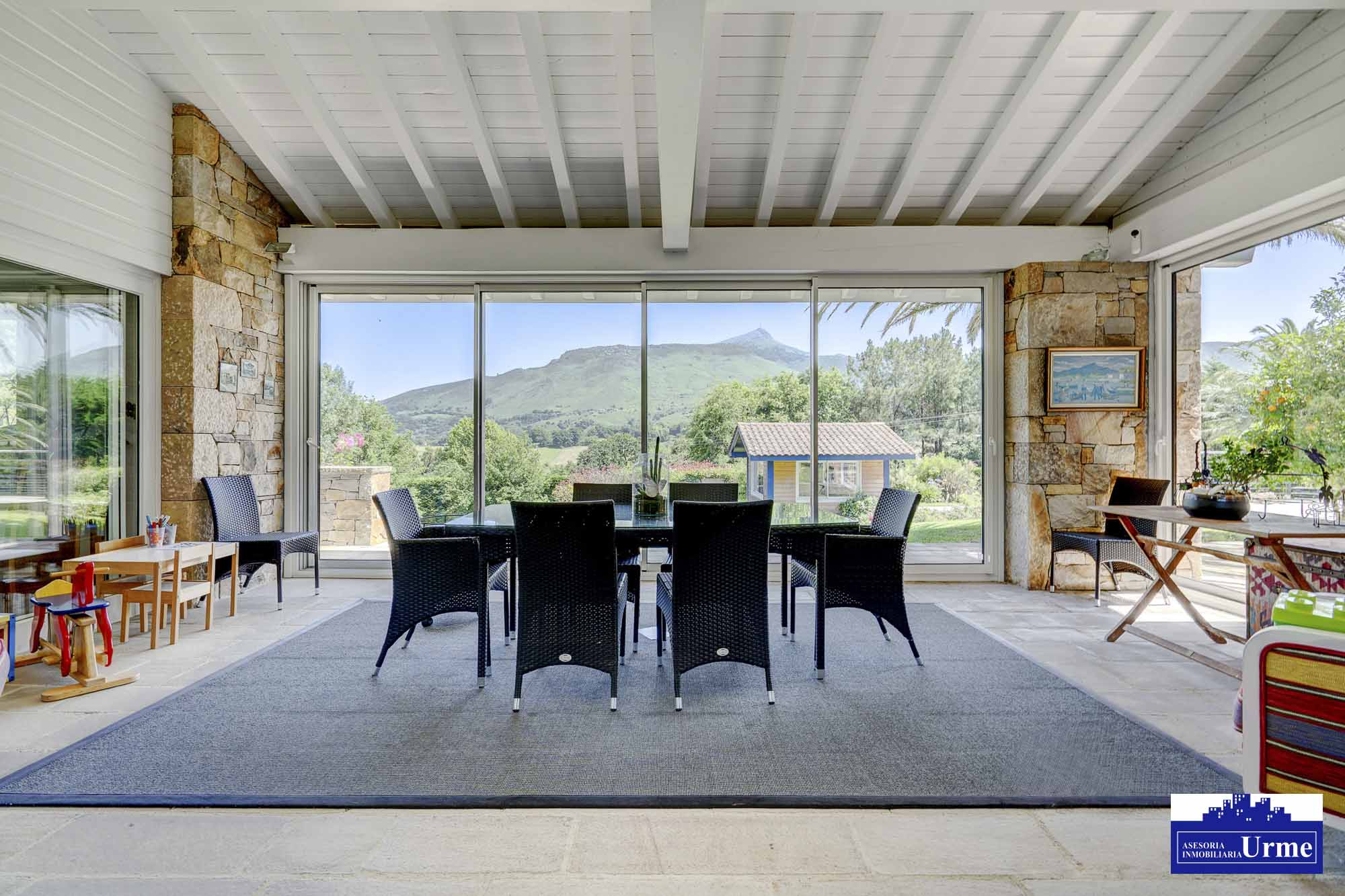 En Urrugne Espectacular villa individual con piscina climatizada y vistas panorámicas a las montañas. A pocos minutos de la frontera.Un sueño hecho realidad! En Urrugne Espectacular villa individual con piscina climatizada y vistas panorámicas a las montañas. A pocos minutos de la frontera.Un sueño hecho realidad!