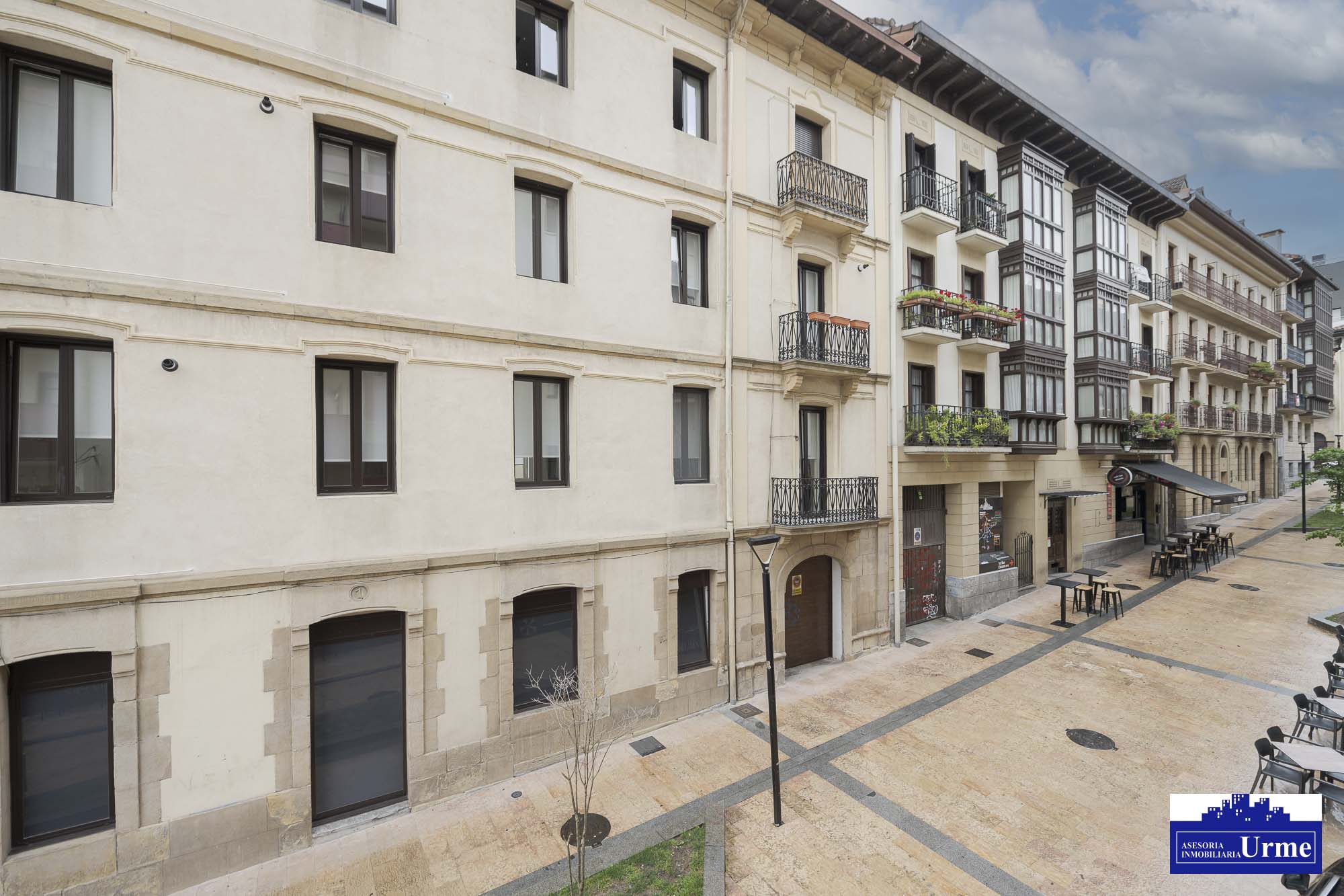 Vivienda centrica con Vistas despejadas y junto al ayuntamiento.78m2, 3 habitaciones, salon cocina, baño + aseo independiente. Informate. Vivienda centrica con Vistas despejadas y junto al ayuntamiento.78m2, 3 habitaciones, salon cocina, baño + aseo independiente. Informate.