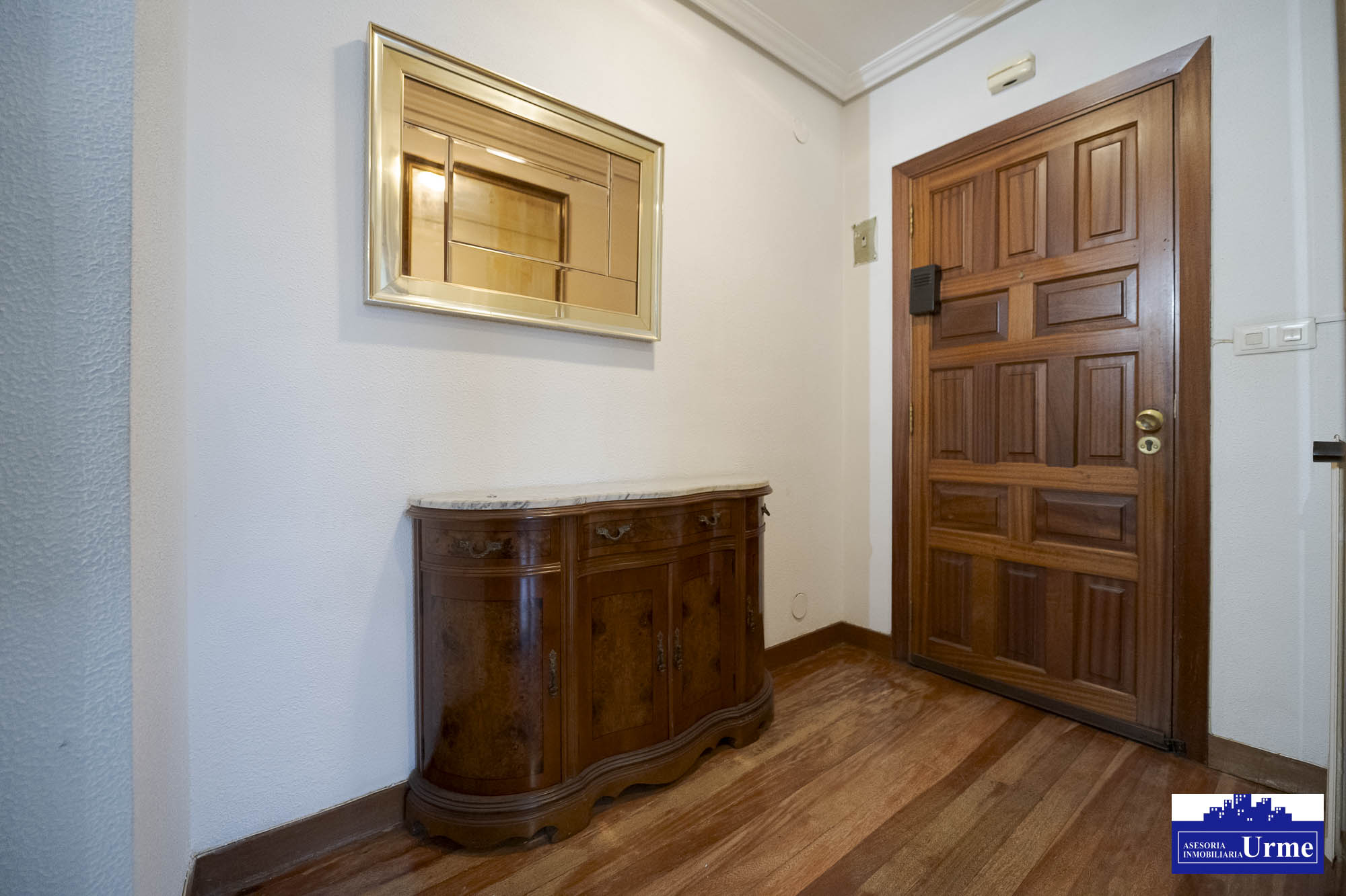 En Behobia vivienda amplia de 102m2 utiles, ubicada en una 2º planta con ascensor.3 Habitaciones, 2 baños, salon de 25m2, cocina equipada, balcon cerrado. Informate!! En Behobia vivienda amplia de 102m2 utiles, ubicada en una 2º planta con ascensor.3 Habitaciones, 2 baños, salon de 25m2, cocina equipada, balcon cerrado. Informate!!
