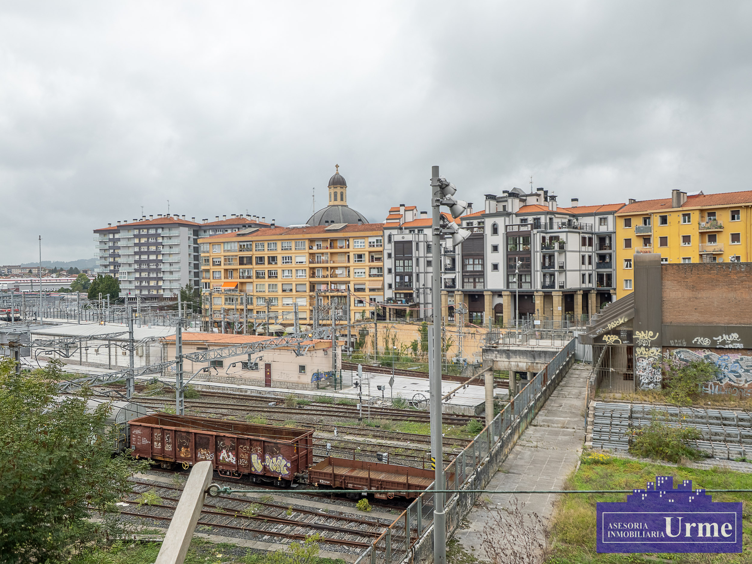 La comodidad de vivir en el centro! 90m2 + balcón, 3 habitaciones, salon, cocina, baño completo mas aseo con lavabo. Informate! La comodidad de vivir en el centro! 90m2 + balcón, 3 habitaciones, salon, cocina, baño completo mas aseo con lavabo. Informate!