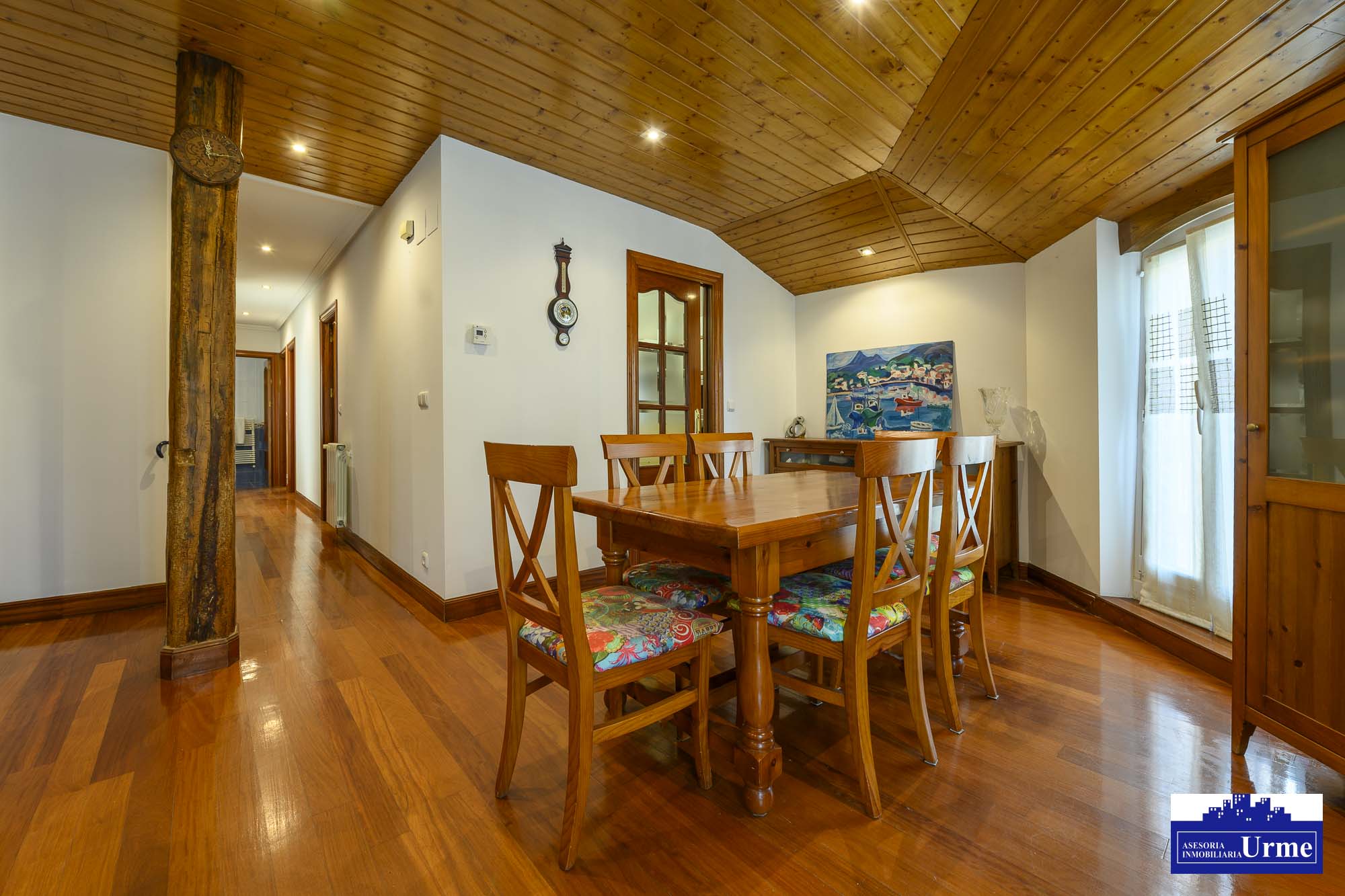 En Paseo Colon, ubicado en una 4º y ultima planta, con ascensor,75m2 utiles, cocina equipada, 2 habitaciones, dos baños, salon majo con 3 balcones. Impecable!!Para entrar a vivir!!! En Paseo Colon, ubicado en una 4º y ultima planta, con ascensor,75m2 utiles, cocina equipada, 2 habitaciones, dos baños, salon majo con 3 balcones. Impecable!!Para entrar a vivir!!!