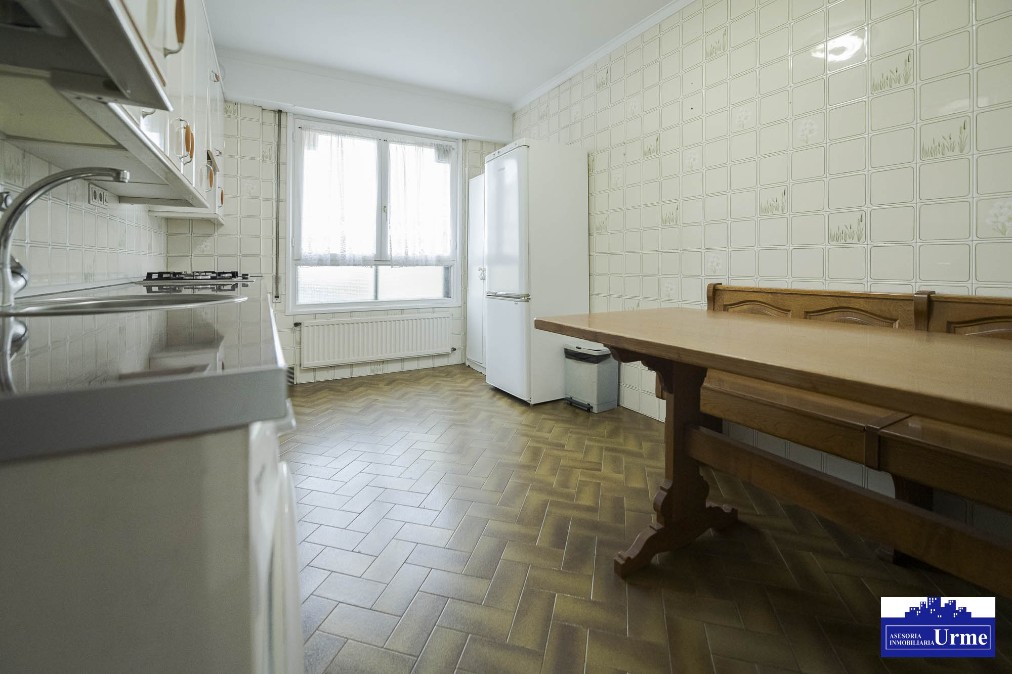 En Behobia vivienda amplia de 102m2 utiles, ubicada en una 2º planta con ascensor.3 Habitaciones, 2 baños, salon de 25m2, cocina equipada, balcon cerrado. Informate!! En Behobia vivienda amplia de 102m2 utiles, ubicada en una 2º planta con ascensor.3 Habitaciones, 2 baños, salon de 25m2, cocina equipada, balcon cerrado. Informate!!
