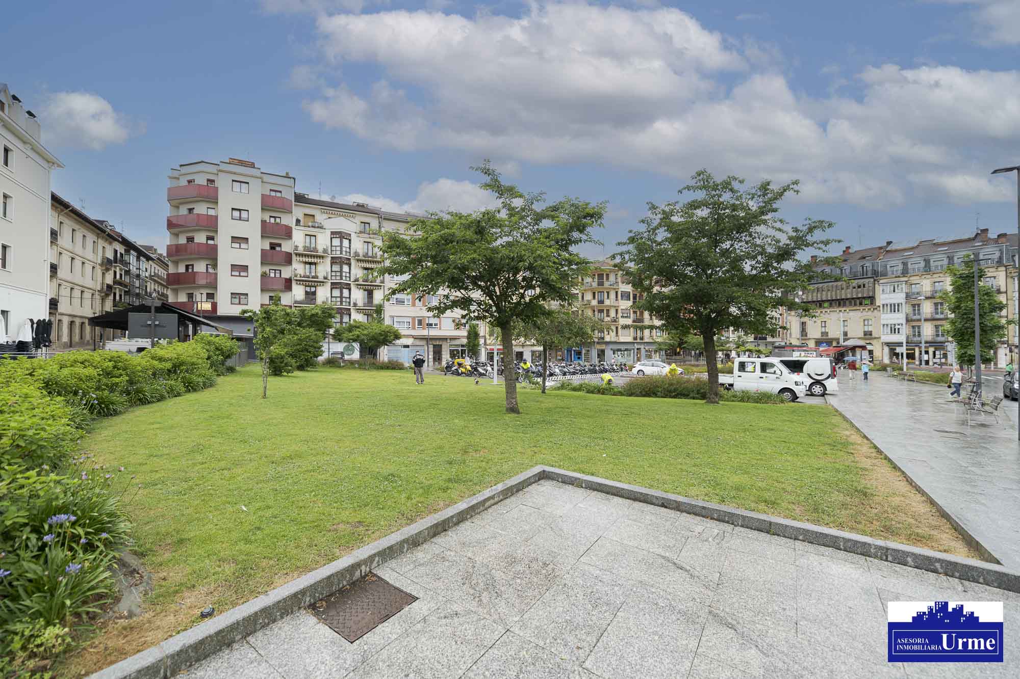 Vivienda centrica con Vistas despejadas y junto al ayuntamiento.78m2, 3 habitaciones, salon cocina, baño + aseo independiente. Informate. Vivienda centrica con Vistas despejadas y junto al ayuntamiento.78m2, 3 habitaciones, salon cocina, baño + aseo independiente. Informate.