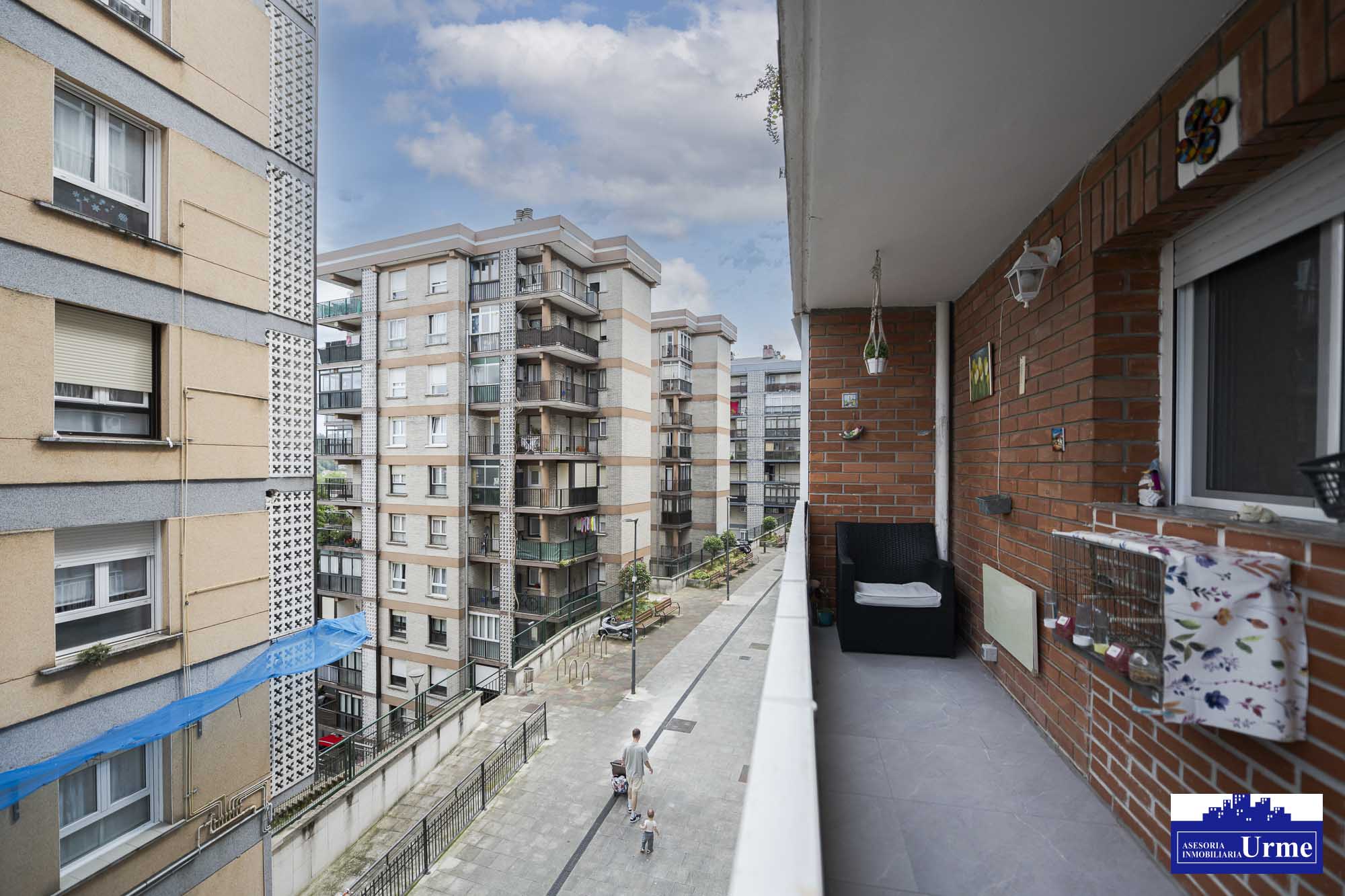 Vivienda amueblada, comoda y funcional, en zona tranquila, proximidad bus, polideportivo, comercio. 76m2+balcon, para entrar a vivir!!!