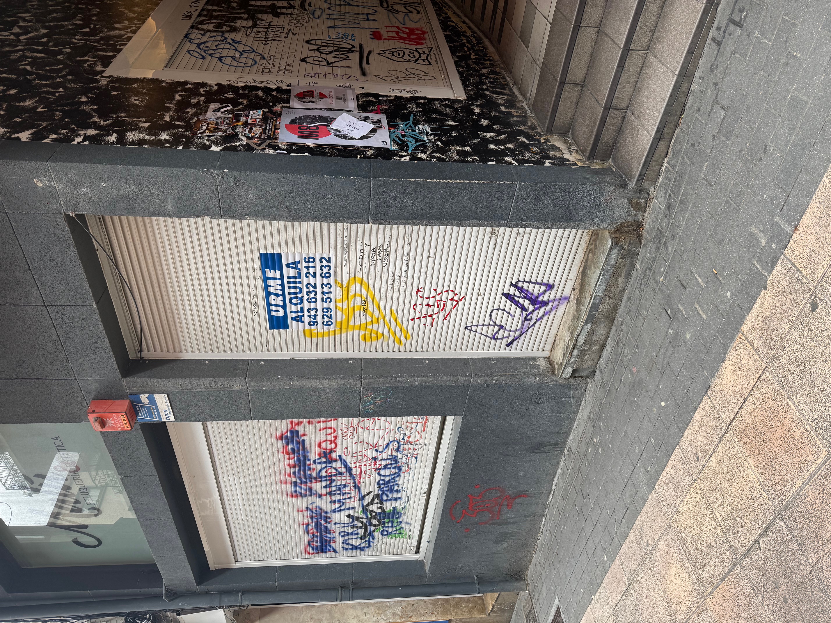 Local en esquina, a la entrada de las galerias Juan Arana.Gran afluencia de paso.Mucha cristalera.Ven a conocerlo!! Local en esquina, a la entrada de las galerias Juan Arana.Gran afluencia de paso.Mucha cristalera.Ven a conocerlo!!
