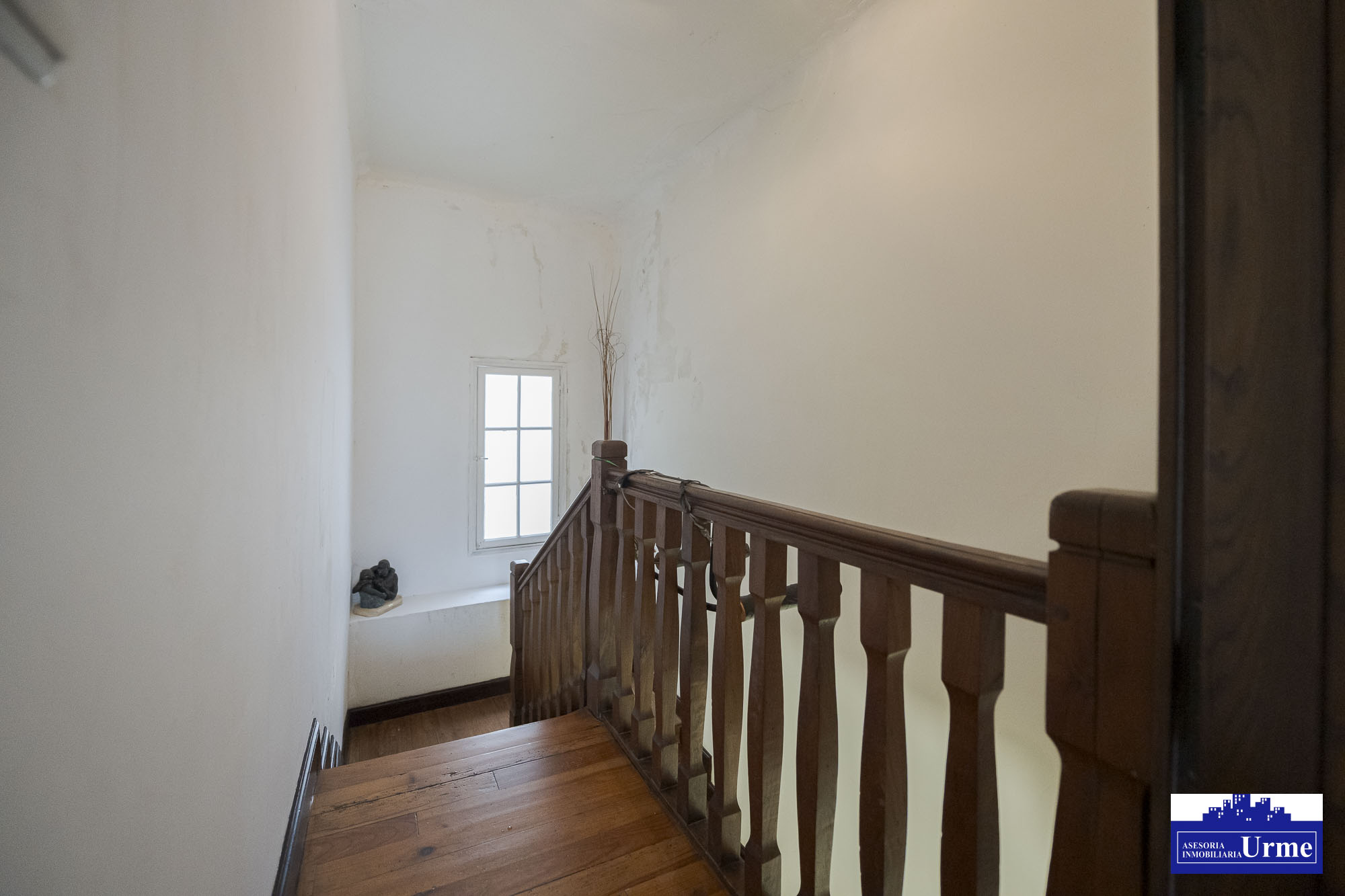 En Biriatou a posos pasos de la frontera de Behobia, vivienda en una 2º y ultima planta, con encanto y a un precio correcto!!