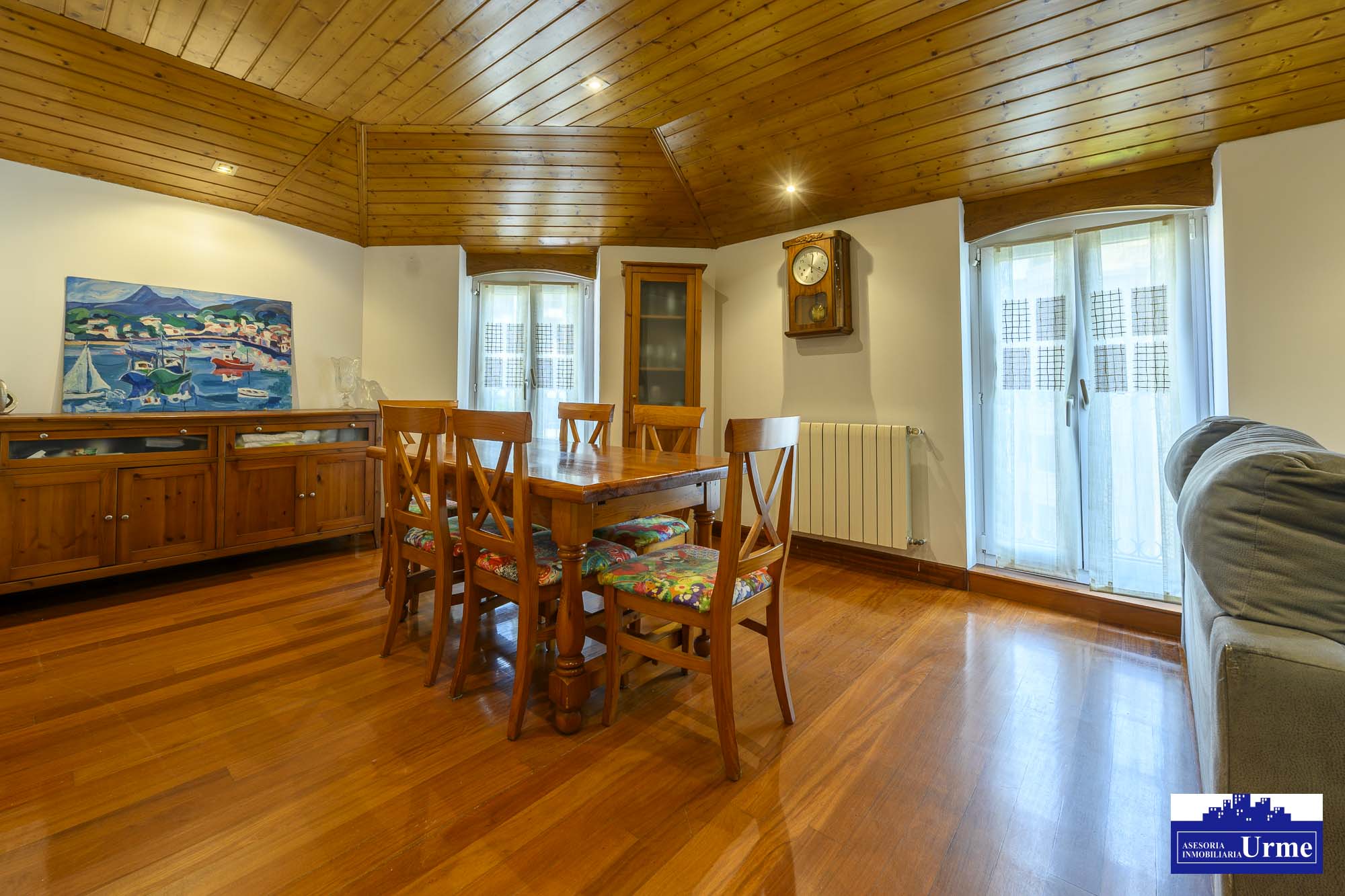 En Paseo Colon, ubicado en una 4º y ultima planta, con ascensor,75m2 utiles, cocina equipada, 2 habitaciones, dos baños, salon majo con 3 balcones. Impecable!!Para entrar a vivir!!! En Paseo Colon, ubicado en una 4º y ultima planta, con ascensor,75m2 utiles, cocina equipada, 2 habitaciones, dos baños, salon majo con 3 balcones. Impecable!!Para entrar a vivir!!!