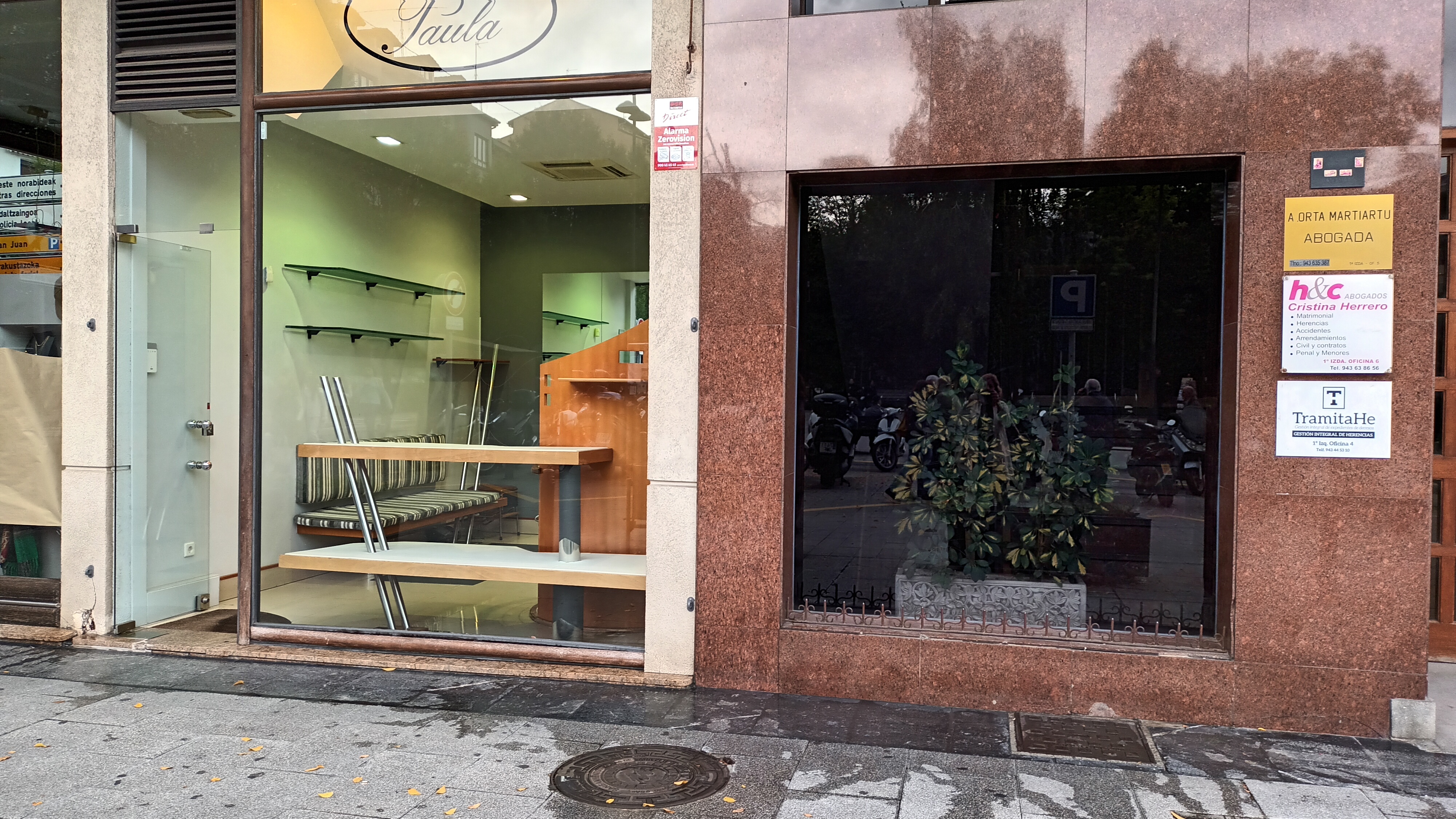 En venta y en alquiler. Luis Mariano caprichoso local. Ultima actividad durante 30 años,zapateria y complementos.