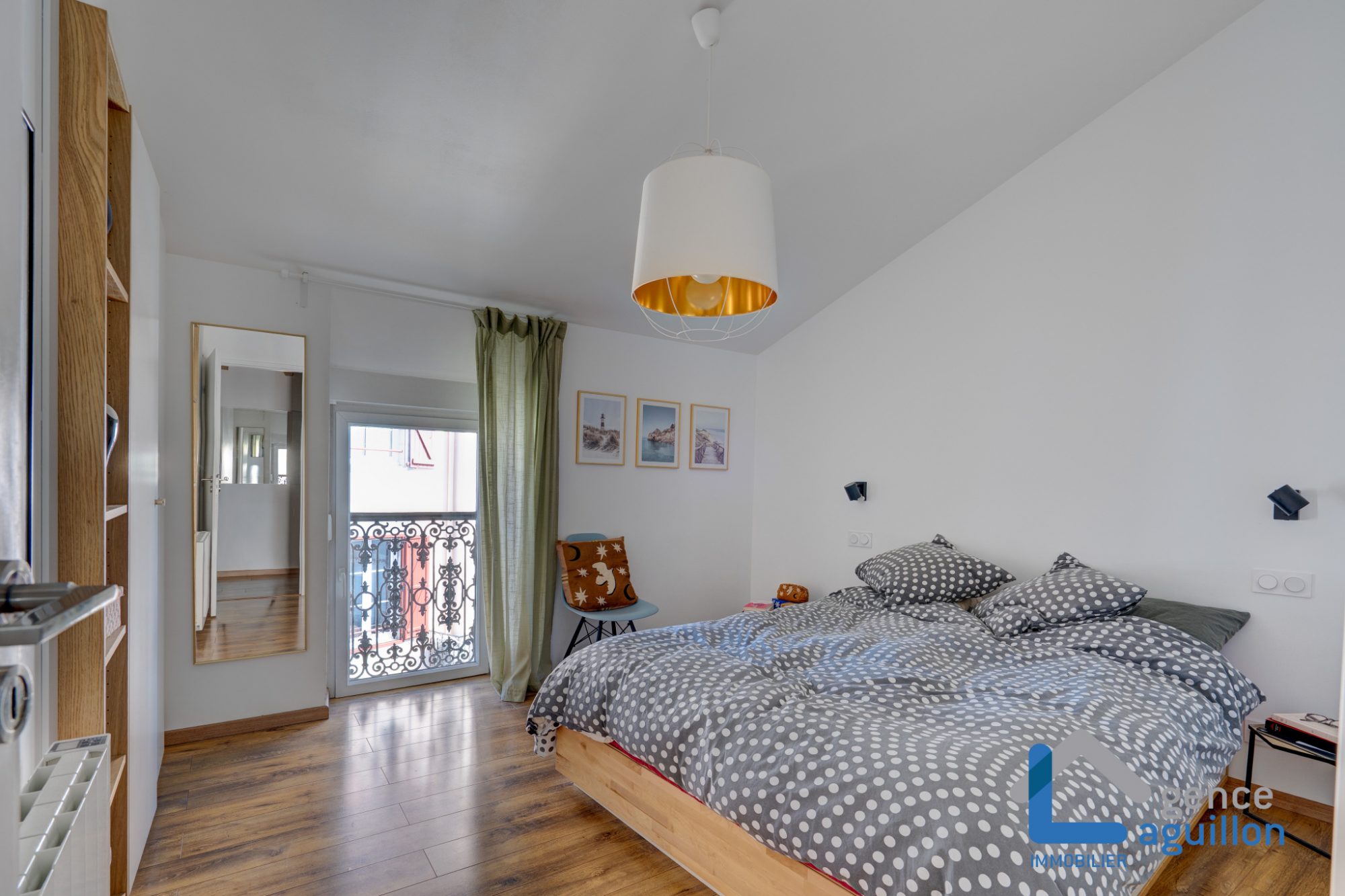 En Puerto Kaneta, a tan solo 100metros de la Bahia, duplex de 126m2, estilo moderno y rustico, vigas aparentes, piedra y mucha luz natural. Te encantara!!!! En Puerto Kaneta, a tan solo 100metros de la Bahia, duplex de 126m2, estilo moderno y rustico, vigas aparentes, piedra y mucha luz natural. Te encantara!!!!
