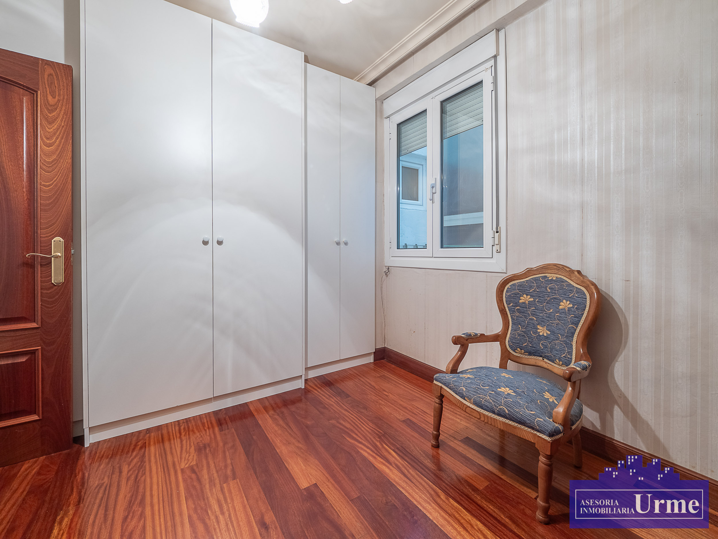 La comodidad de vivir en el centro! 90m2 + balcón, 3 habitaciones, salon, cocina, baño completo mas aseo con lavabo. Informate! La comodidad de vivir en el centro! 90m2 + balcón, 3 habitaciones, salon, cocina, baño completo mas aseo con lavabo. Informate!