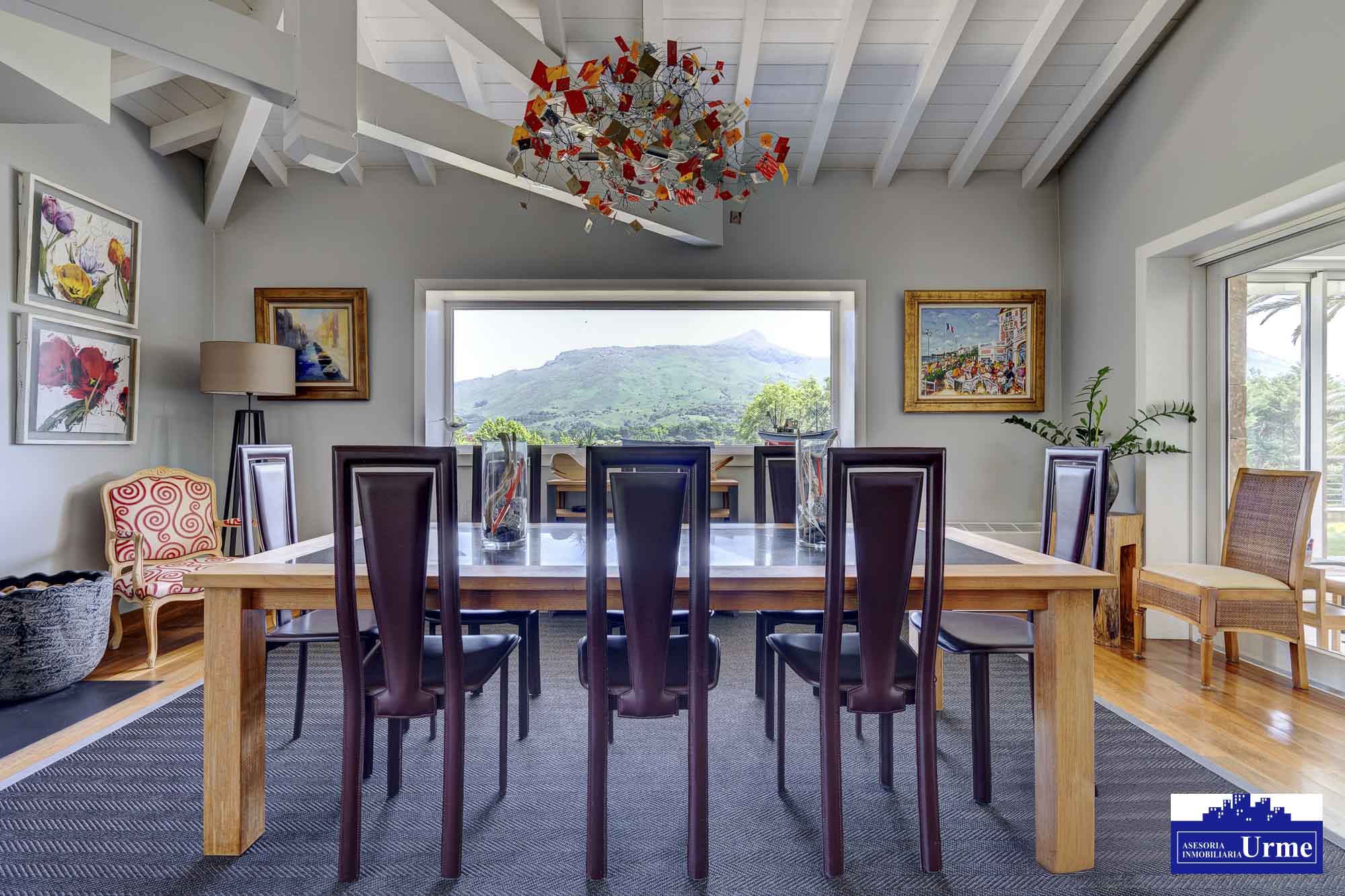 En Urrugne Espectacular villa individual con piscina climatizada y vistas panorámicas a las montañas. A pocos minutos de la frontera.Un sueño hecho realidad! En Urrugne Espectacular villa individual con piscina climatizada y vistas panorámicas a las montañas. A pocos minutos de la frontera.Un sueño hecho realidad!