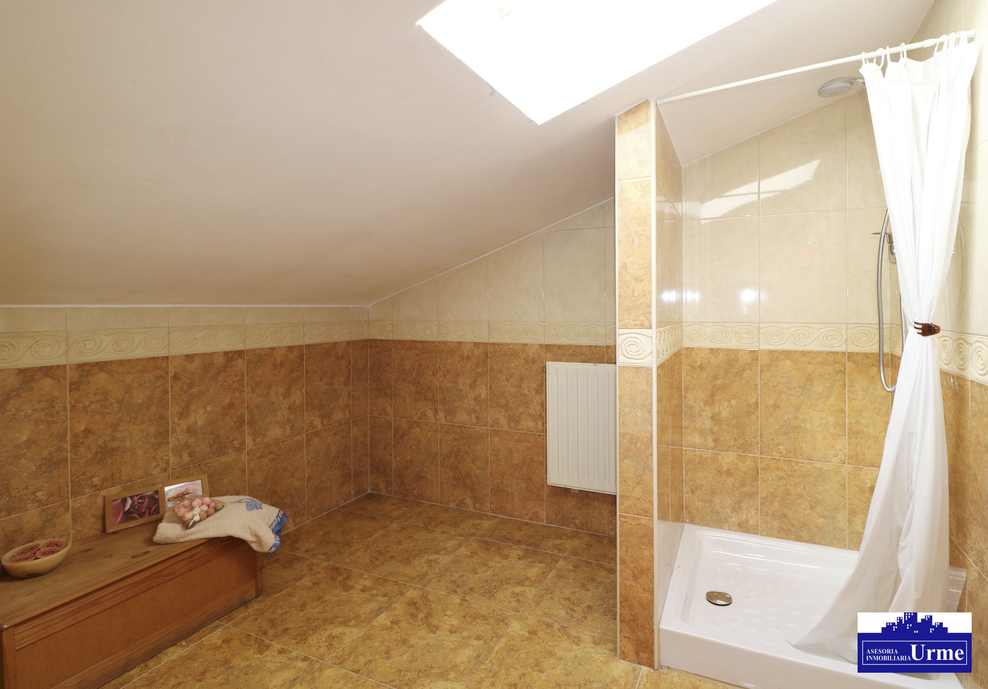 Espectacular villa con piscina en zona tranquila a pocos minutos de Irún. Infórmate!!