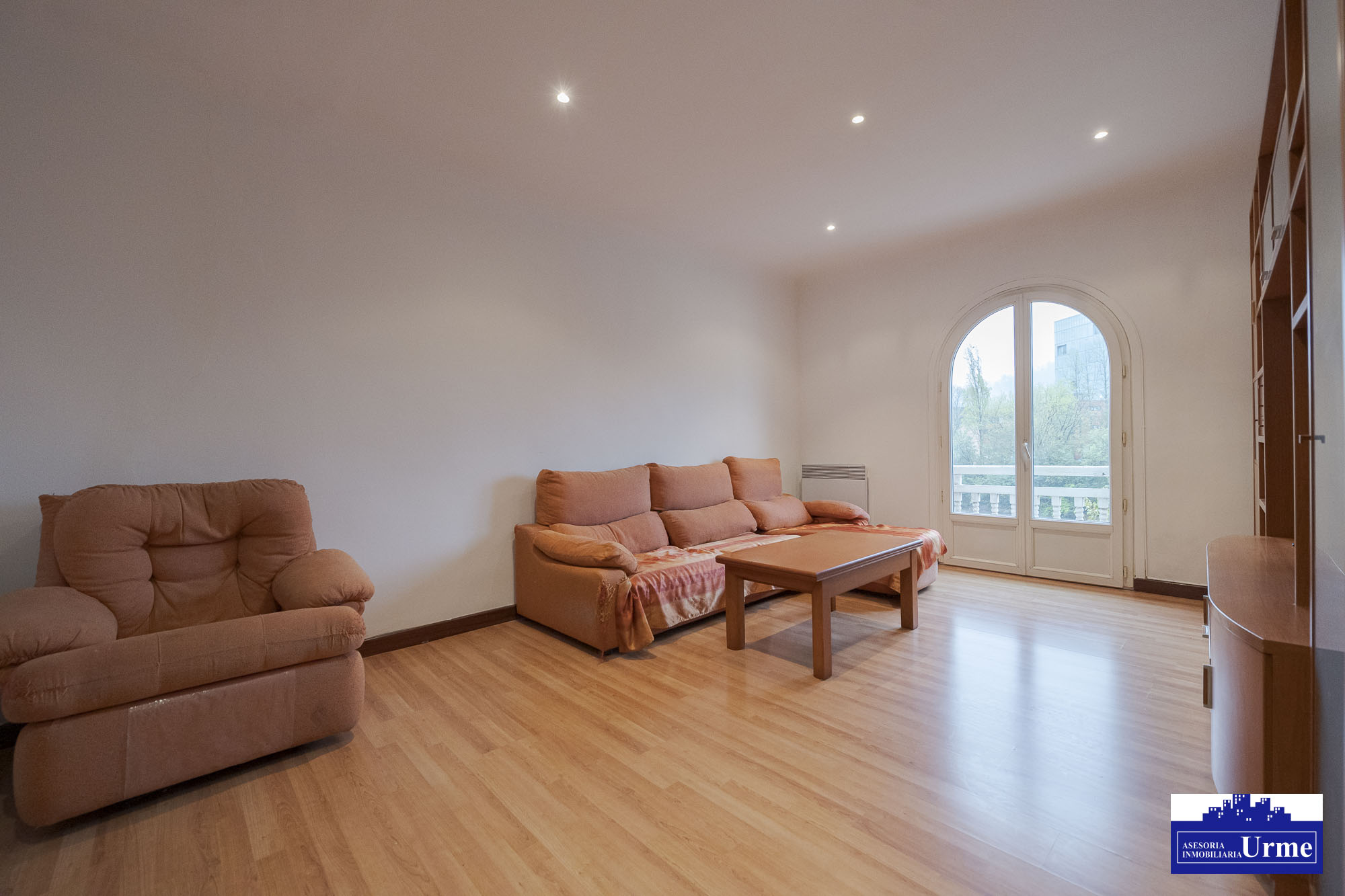 En Biriatou a posos pasos de la frontera de Behobia, vivienda en una 2º y ultima planta, con encanto y a un precio correcto!!