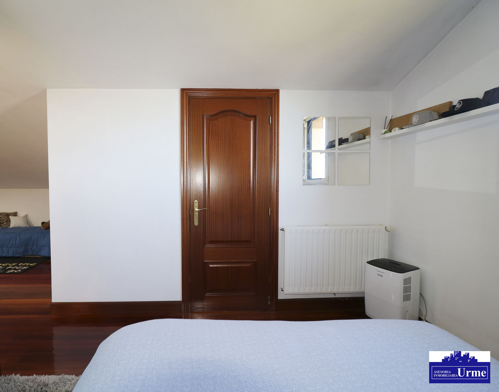 Espectacular villa con piscina en zona tranquila a pocos minutos de Irún. Infórmate!!