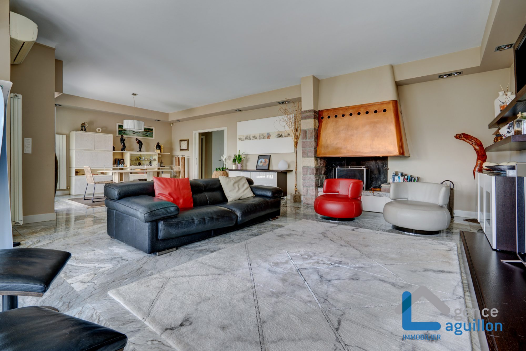 IMPRESIONANTES vistas a Fuenterrabia y bahia de Txingudy!Villa individual con piscina climatizada en parcela de 1810m2.Tes sorprendera!!! 