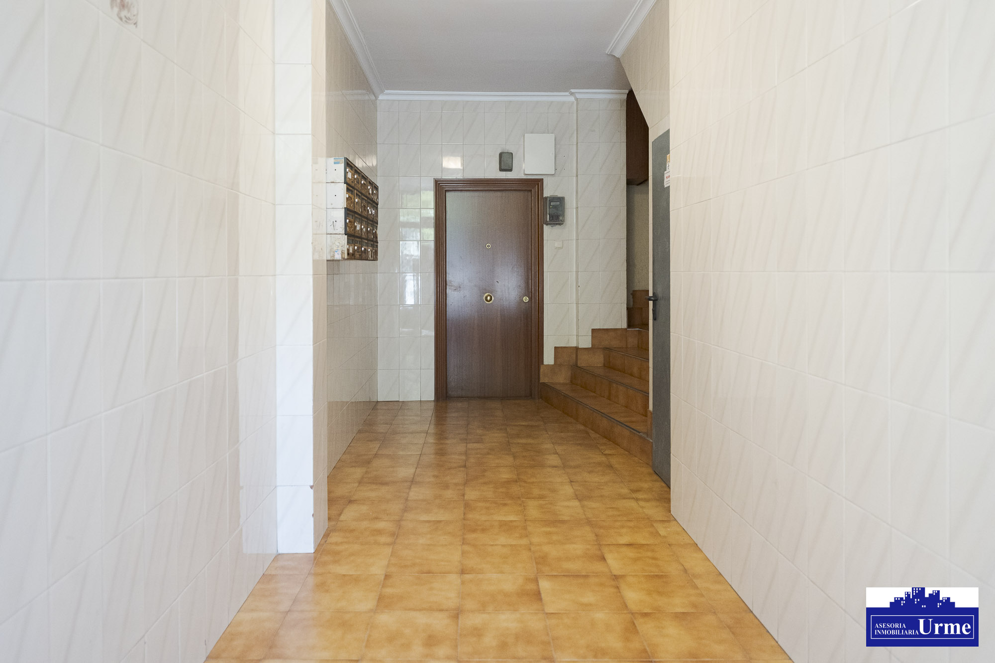 En plaza pio XII, a reformar totalmente! fachada y tejado realizados.53m2, actualmente 2 habitaciones, sala, cocina y baño. Informate!