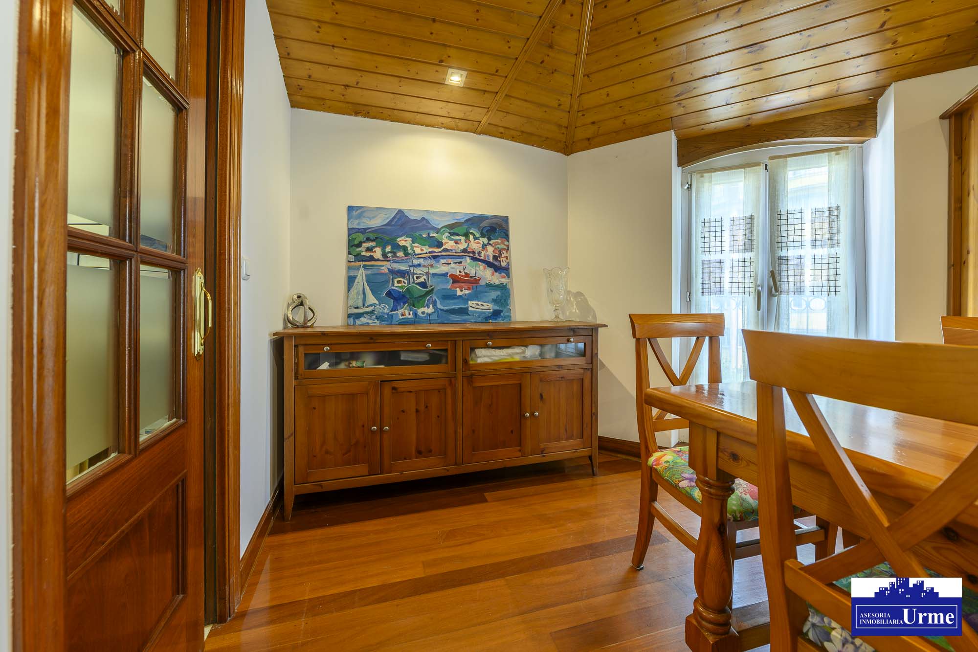 En Paseo Colon, ubicado en una 4º y ultima planta, con ascensor,75m2 utiles, cocina equipada, 2 habitaciones, dos baños, salon majo con 3 balcones. Impecable!!Para entrar a vivir!!! En Paseo Colon, ubicado en una 4º y ultima planta, con ascensor,75m2 utiles, cocina equipada, 2 habitaciones, dos baños, salon majo con 3 balcones. Impecable!!Para entrar a vivir!!!