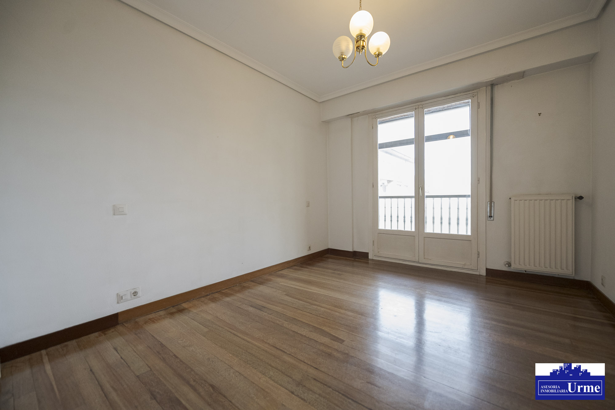 En Behobia vivienda amplia de 102m2 utiles, ubicada en una 2º planta con ascensor.3 Habitaciones, 2 baños, salon de 25m2, cocina equipada, balcon cerrado. Informate!! En Behobia vivienda amplia de 102m2 utiles, ubicada en una 2º planta con ascensor.3 Habitaciones, 2 baños, salon de 25m2, cocina equipada, balcon cerrado. Informate!!
