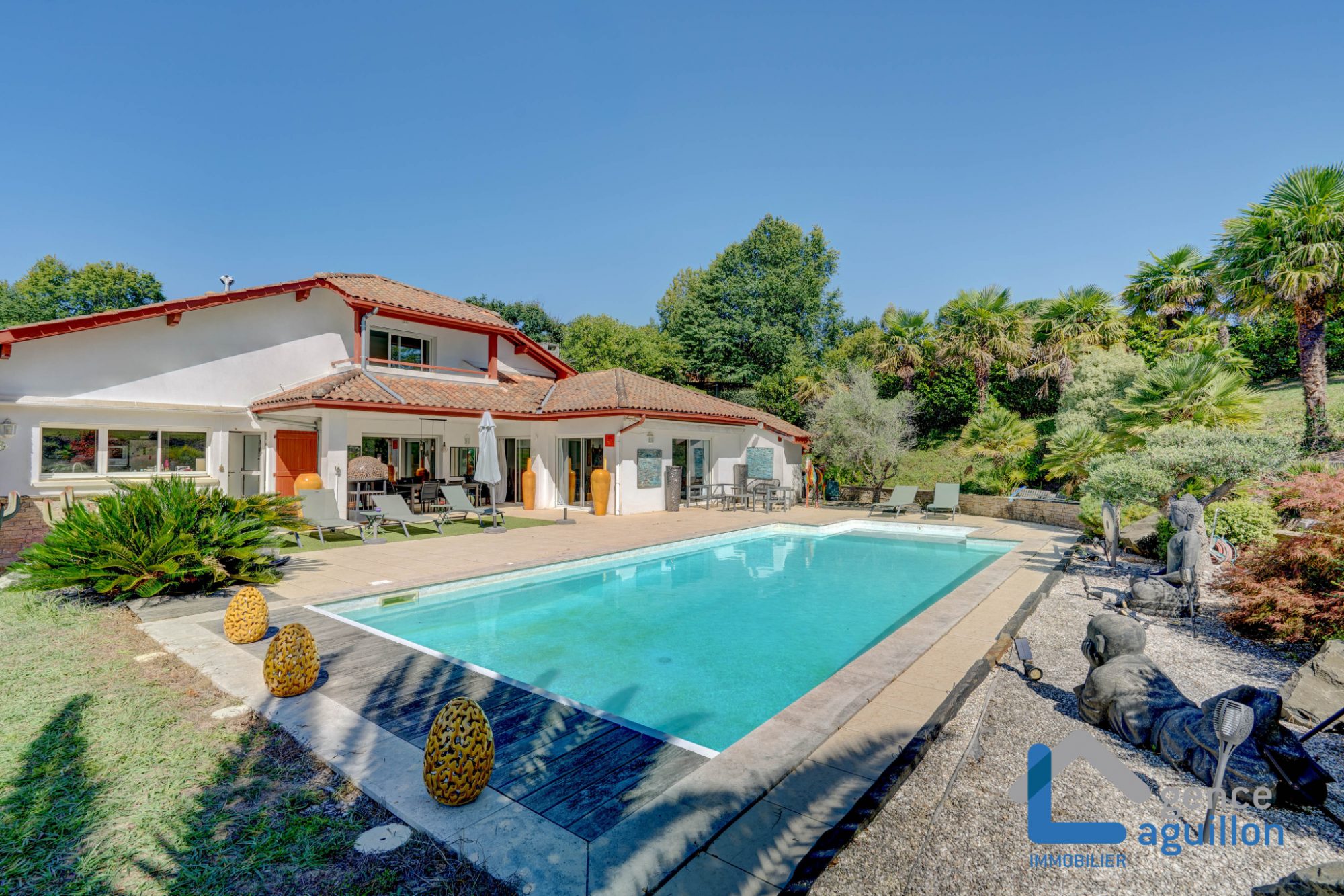 Villa de ensueño con piscina climatizada. Ubicación espectacular!!!!en San Juan de Luz zona Chantaco. Villa de ensueño con piscina climatizada. Ubicación espectacular!!!!en San Juan de Luz zona Chantaco.